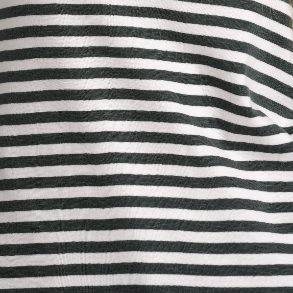 Jonas Nielsen Damen Langarmshirt im Streifen-Look tannengrün / weiss
