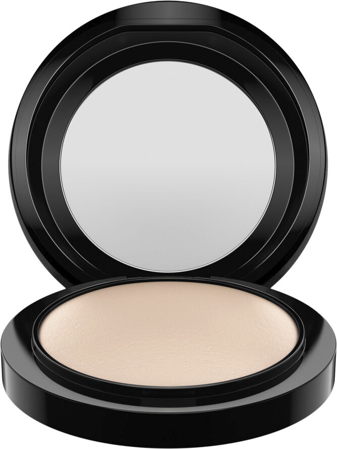MAC Mineralize Skinfinish/ Natural