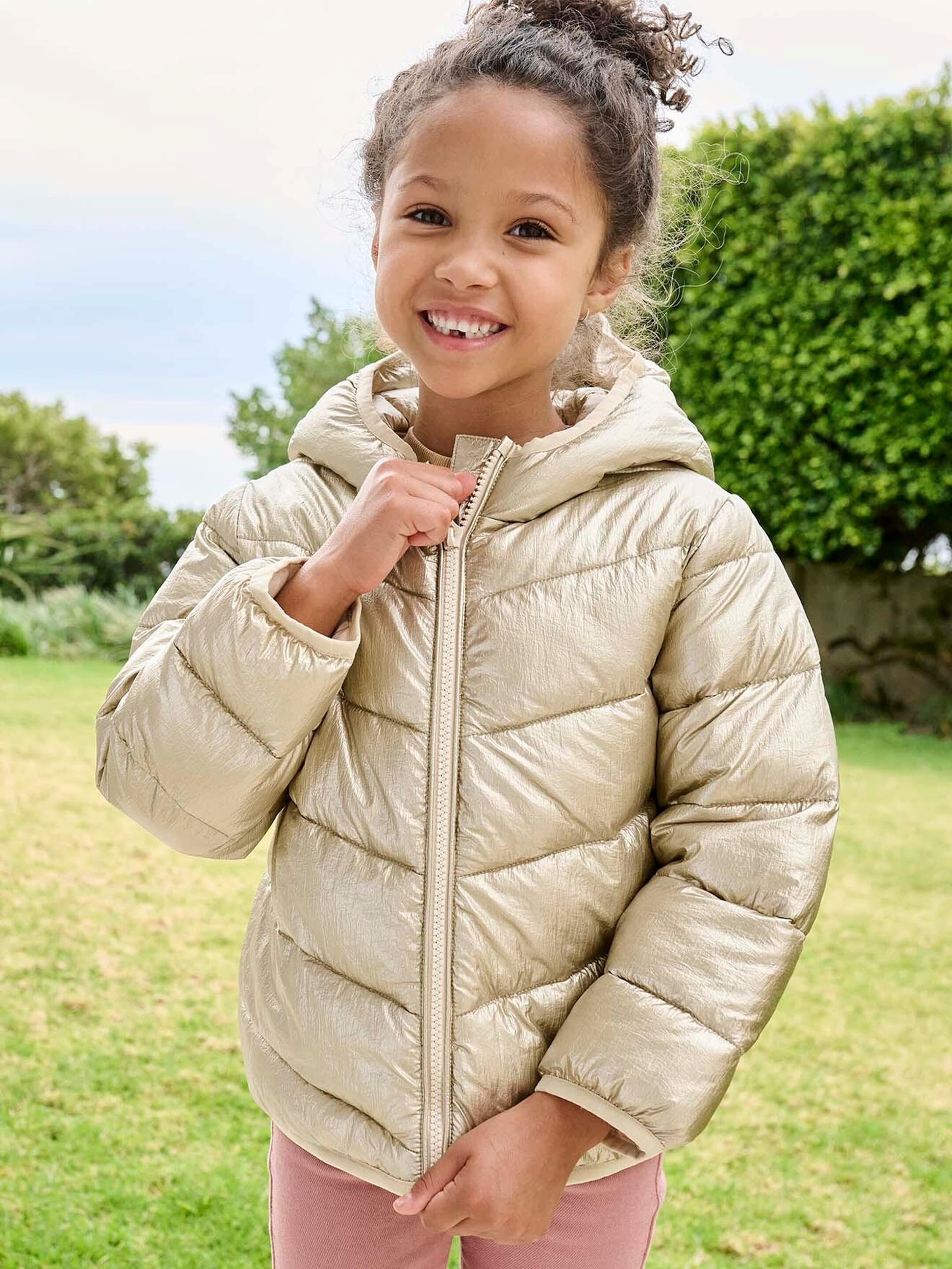 Vertbaudet Glänzende Mädchen Light-Steppjacke mit Kapuze, Recycling-Polyester gold