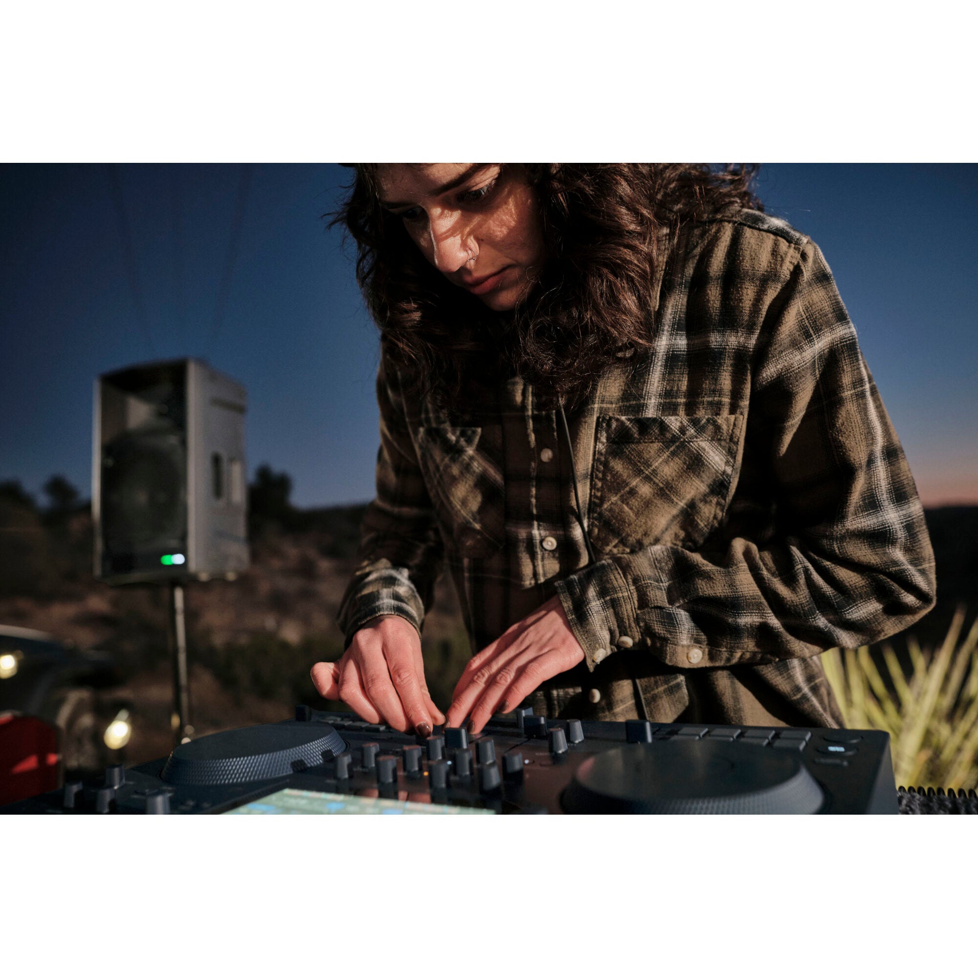 AlphaTheta Omnis-Duo all-in-one mobiel DJ-systeem