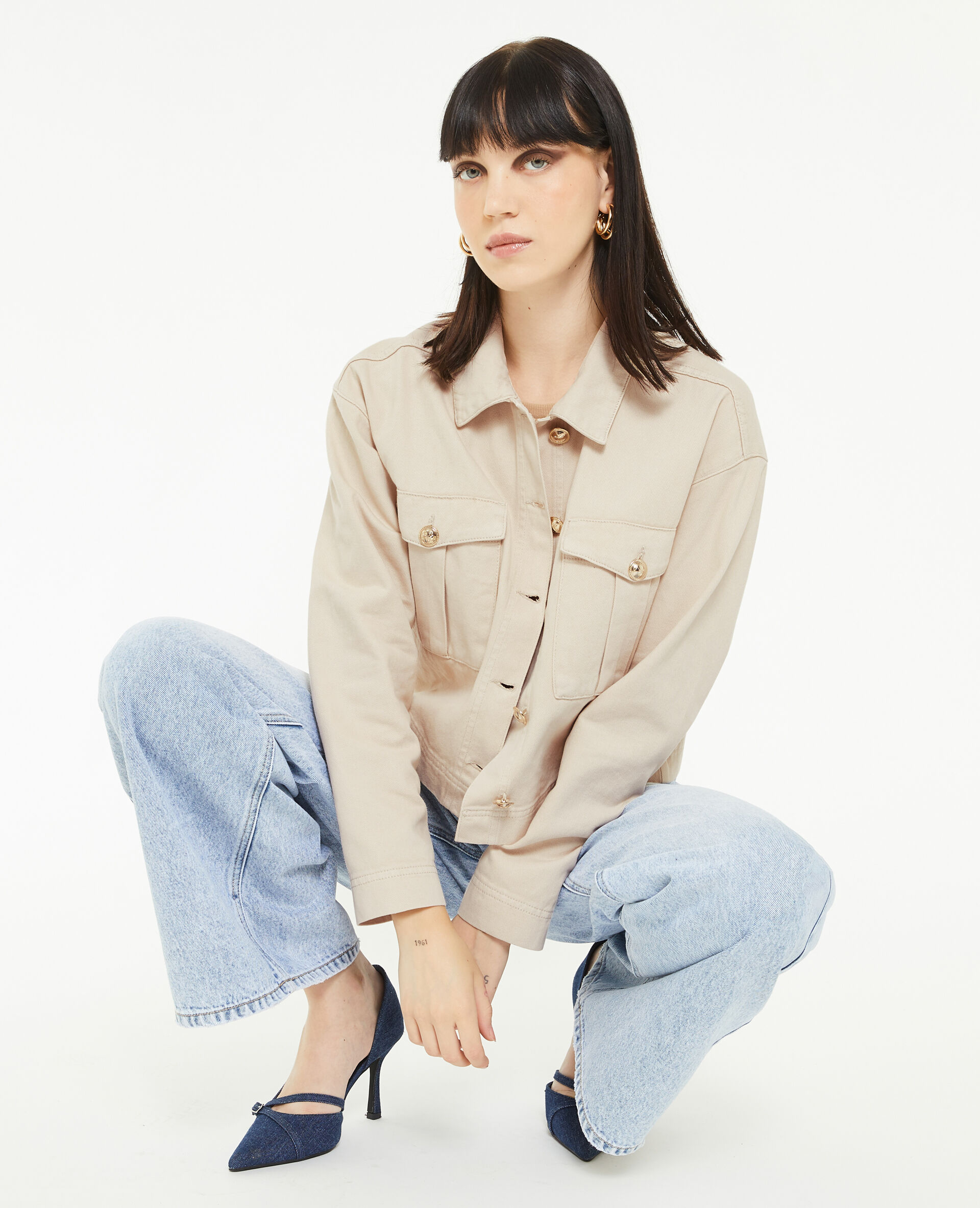 Veste courte avec boutons métalliques - Beige