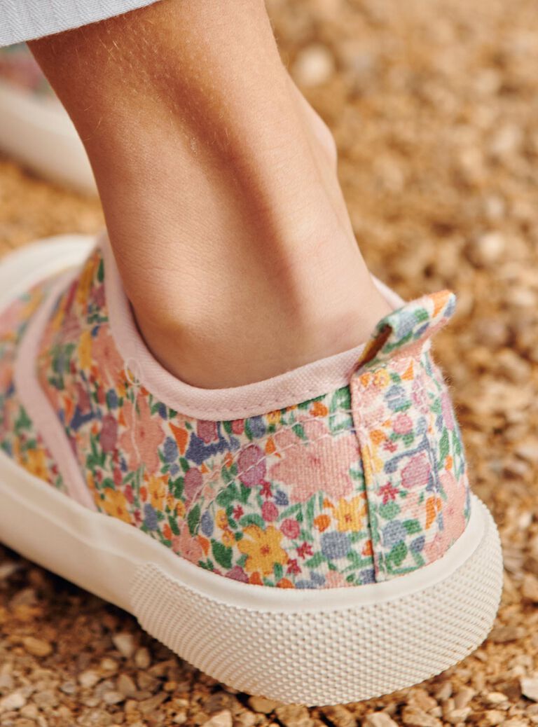 Slip-on écru à imprimé fleuri