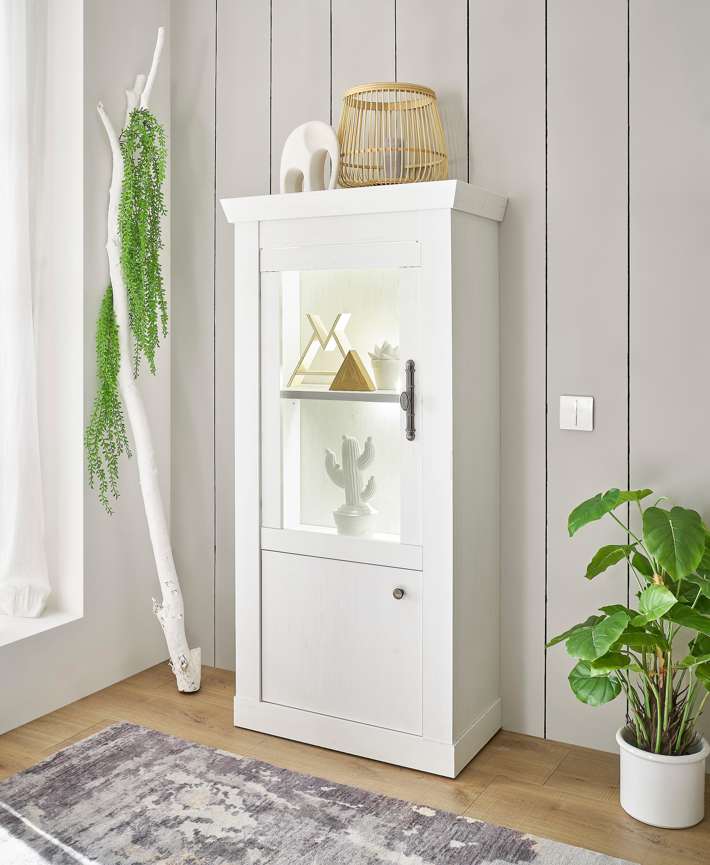Home affaire Vitrine »RAVENNA« im romantischen Landhausstil, Griff aus Metall, Höhe 146 cm