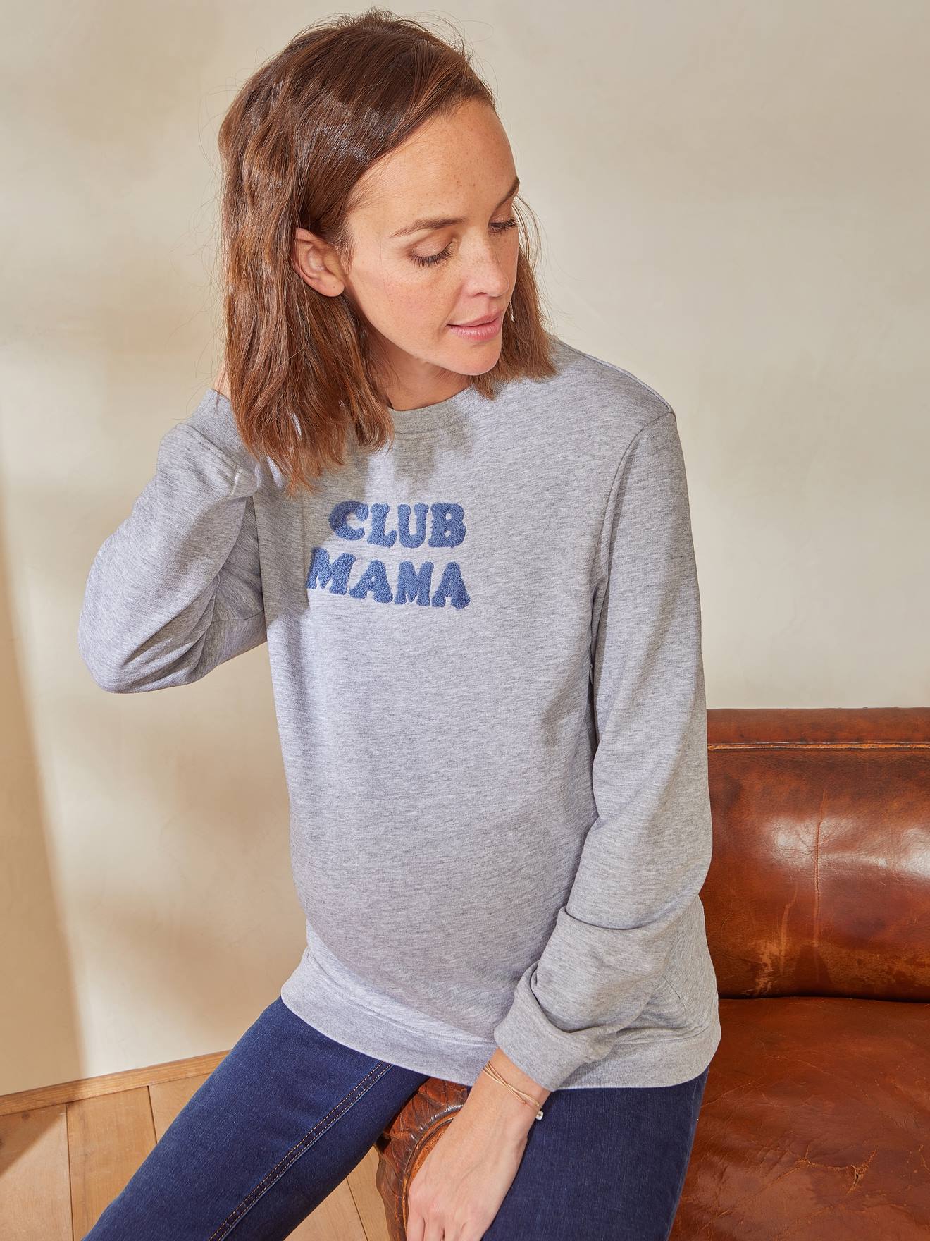 Moletom de lã com mensagem para gestantes e lactantes, cinza médio liso com estampas.