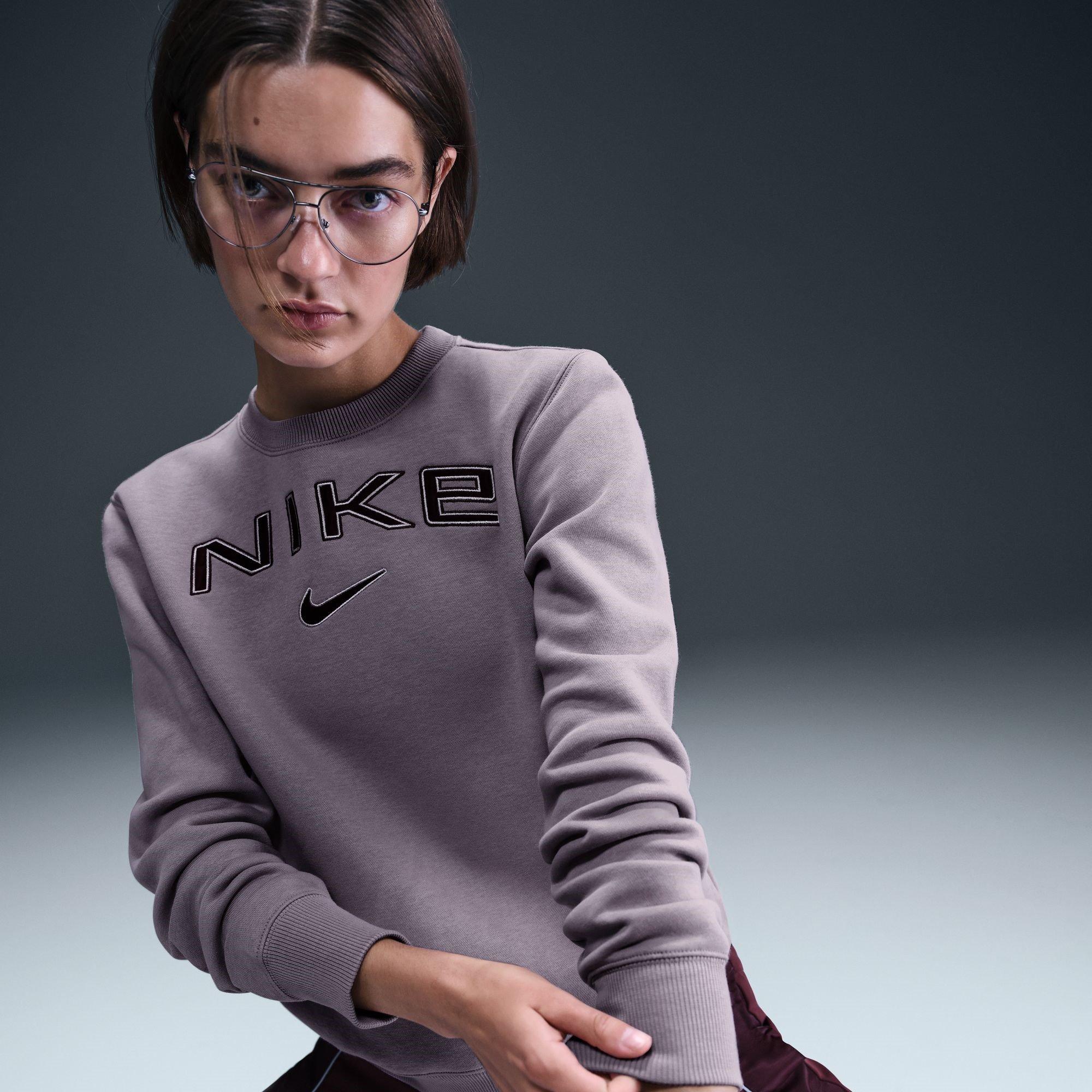 Nike Nike Sportswear Phoenix Fleece Women's Standard Logo Crew-Neck Sweatshirt