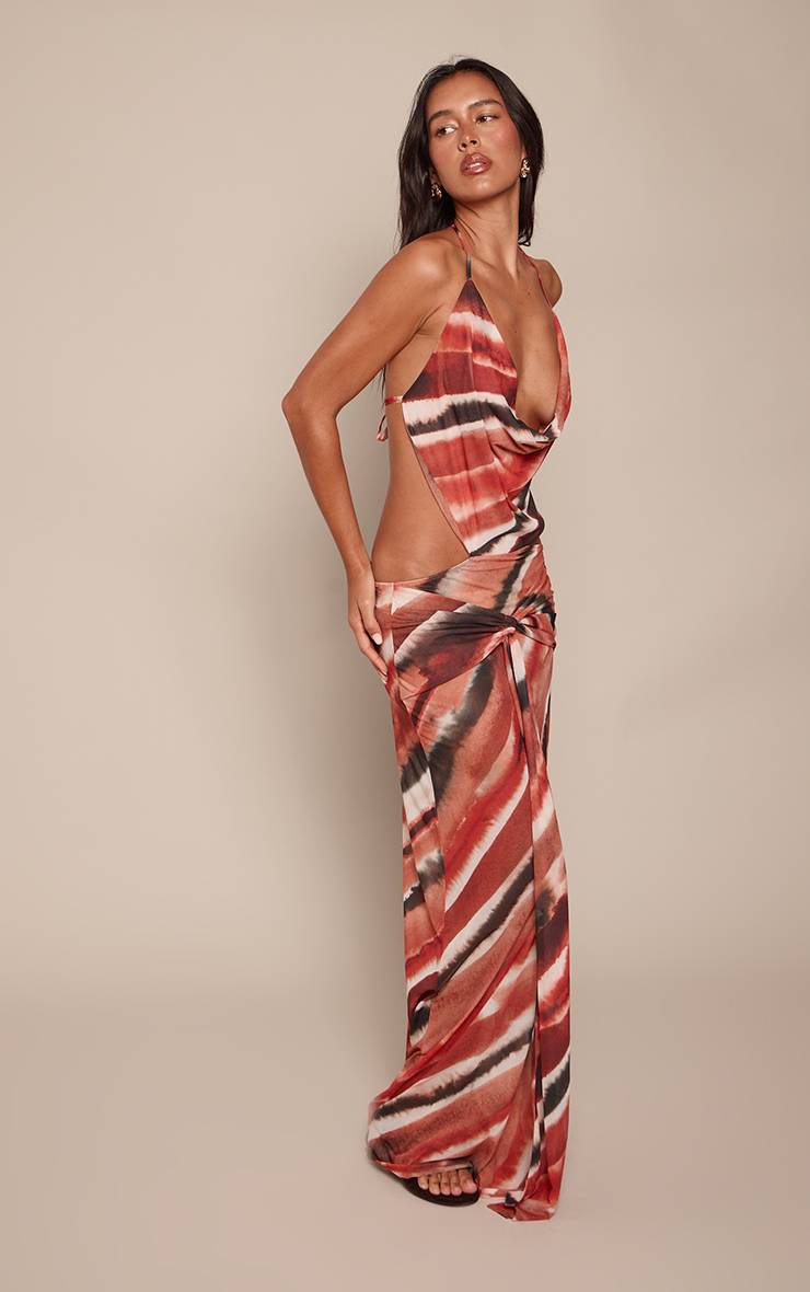 Rouge Robe Maxi En Mousseline À Imprimé Rayures Abstraites Avec Découpes