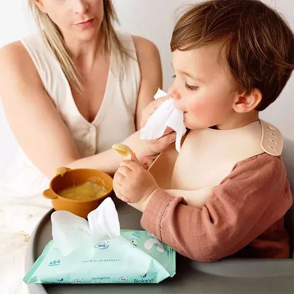 Biolane – Lenços Umedecidos Orgânicos – Pele Sensível – 54 Lenços compostos por 99% de Água