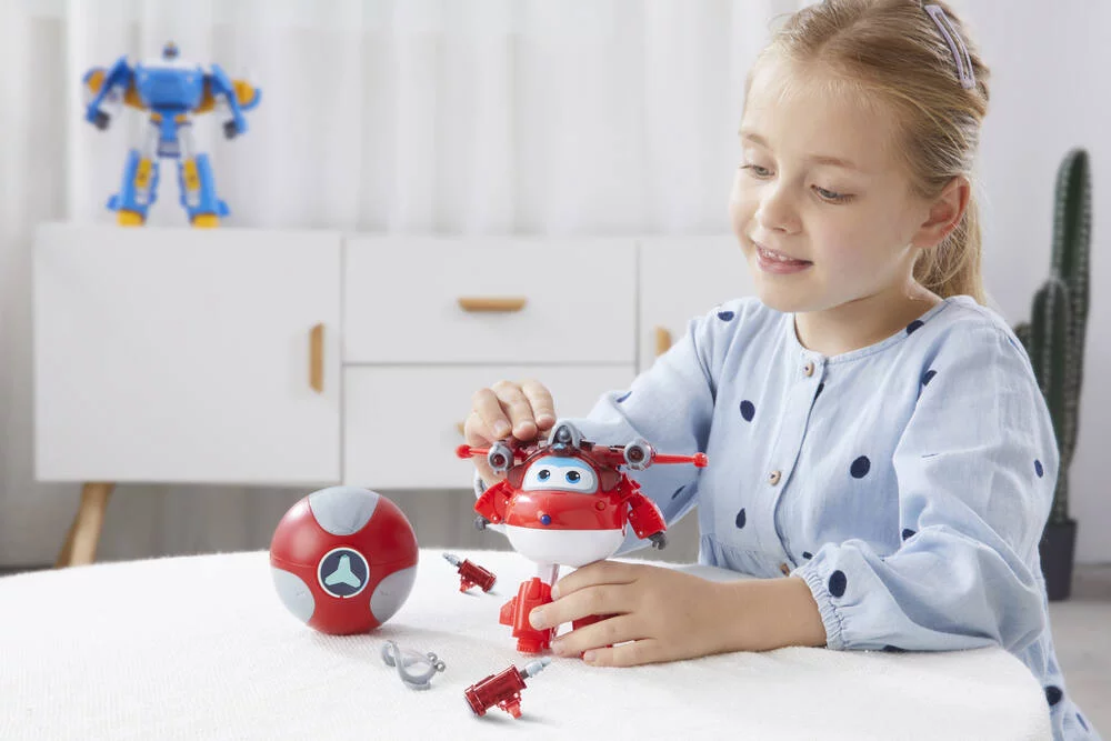 SUPER WINGS - 1 FIGURINE TRANSFORMING SAISON 6 + 1 SUPER BALLE