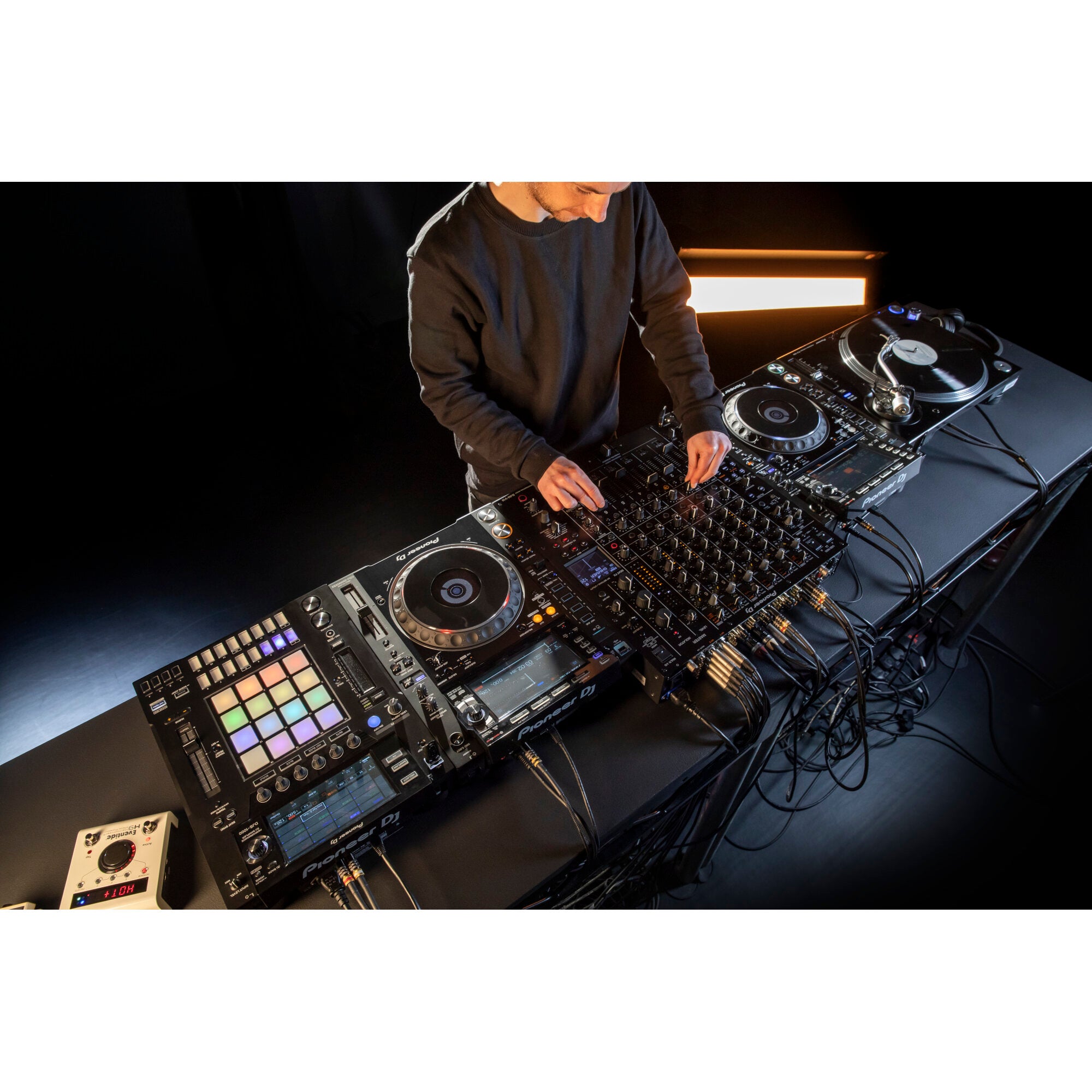 Pioneer DJ DJM-V10 6-kanaals DJ-mixer