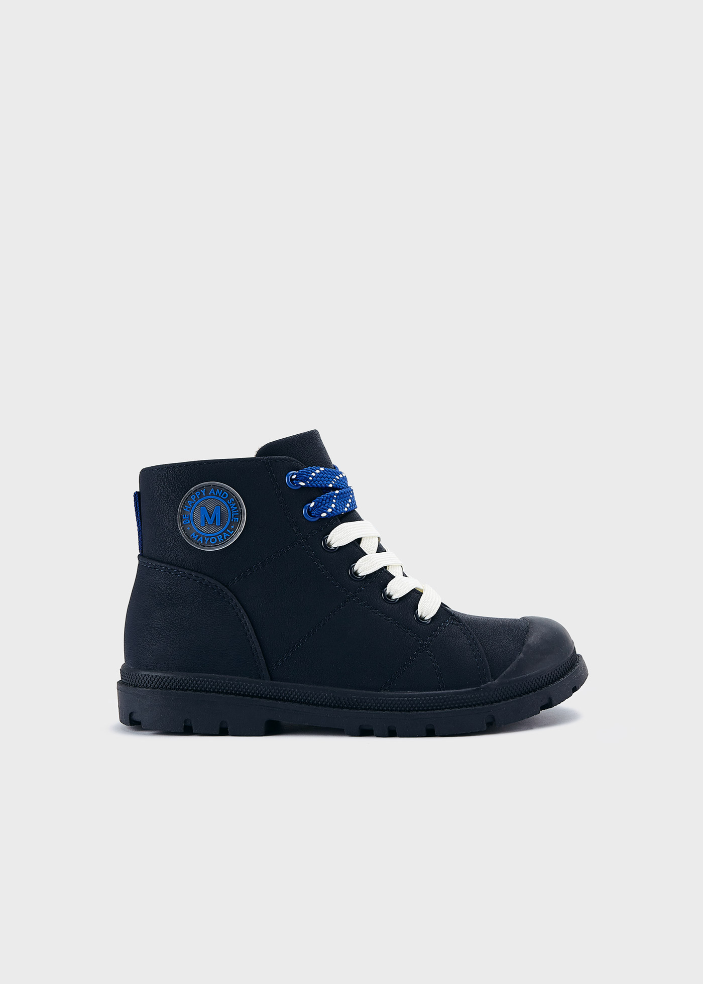 bota com sola tratorada