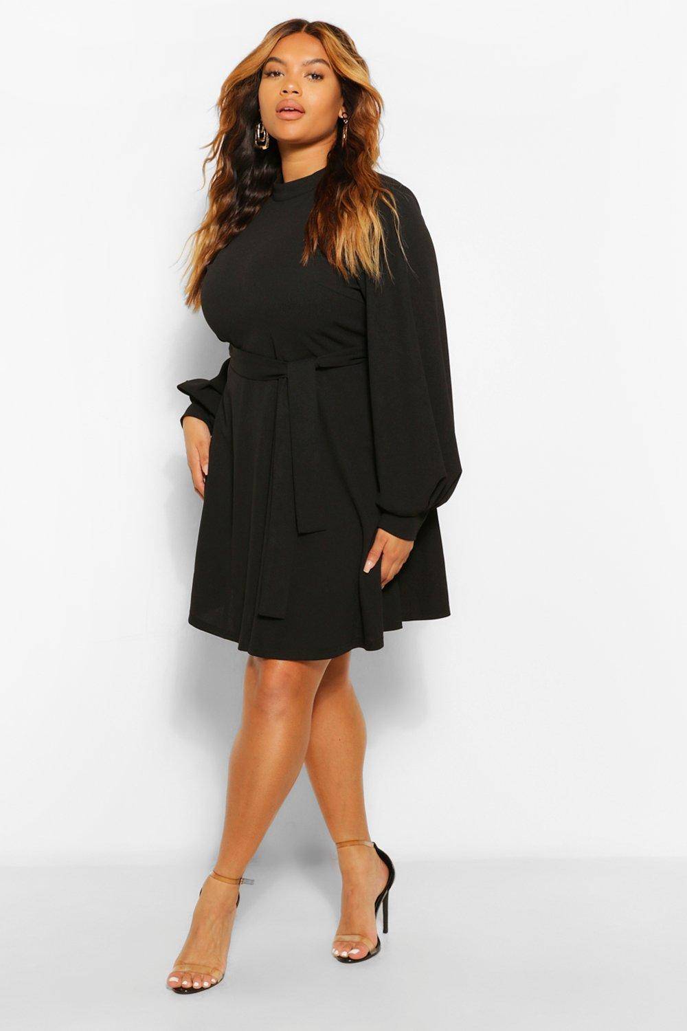boohoo Grande taille - Robe patineuse à manches bishop et col montant