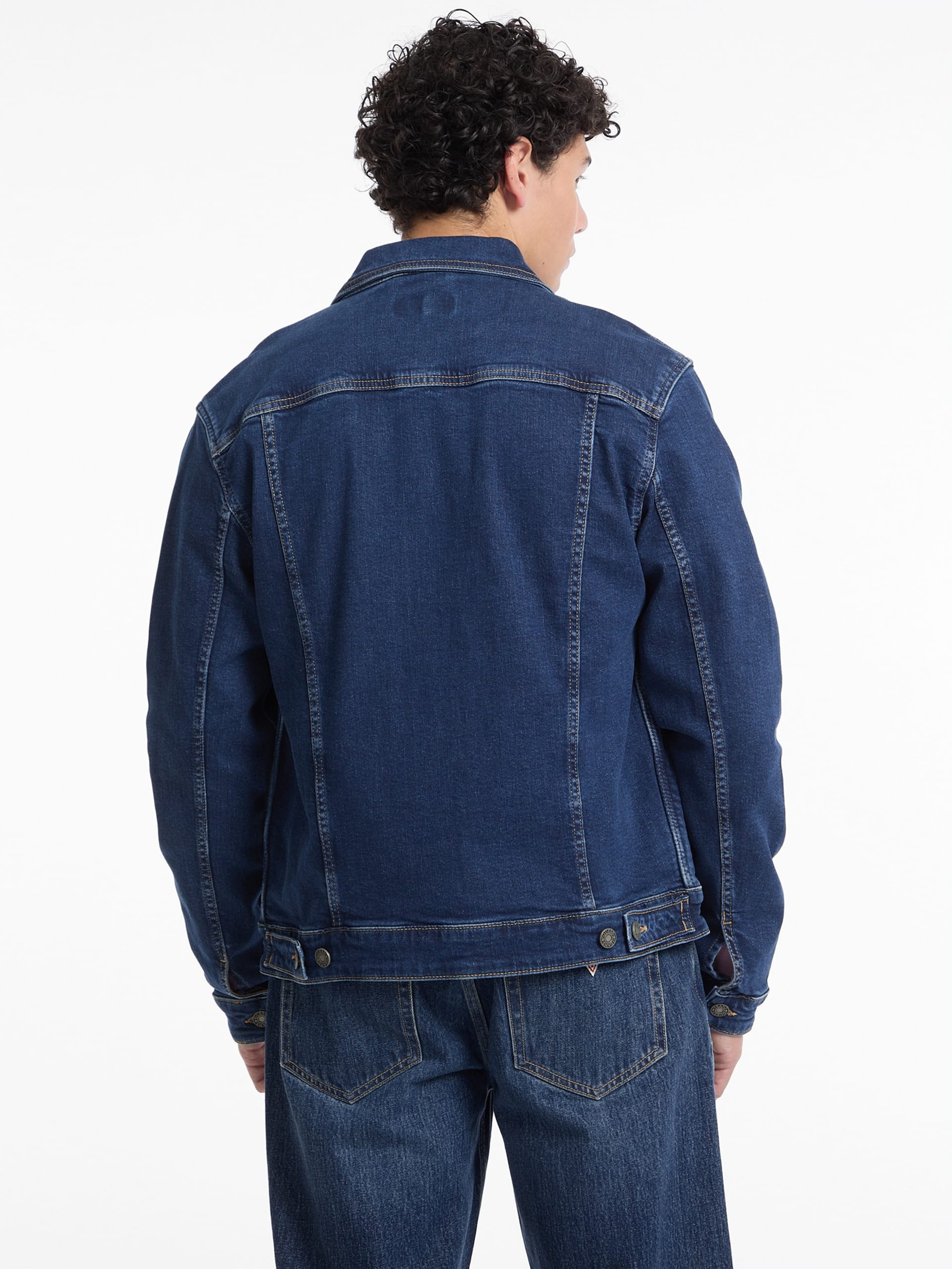 Jaqueta jeans slim estilo trucker