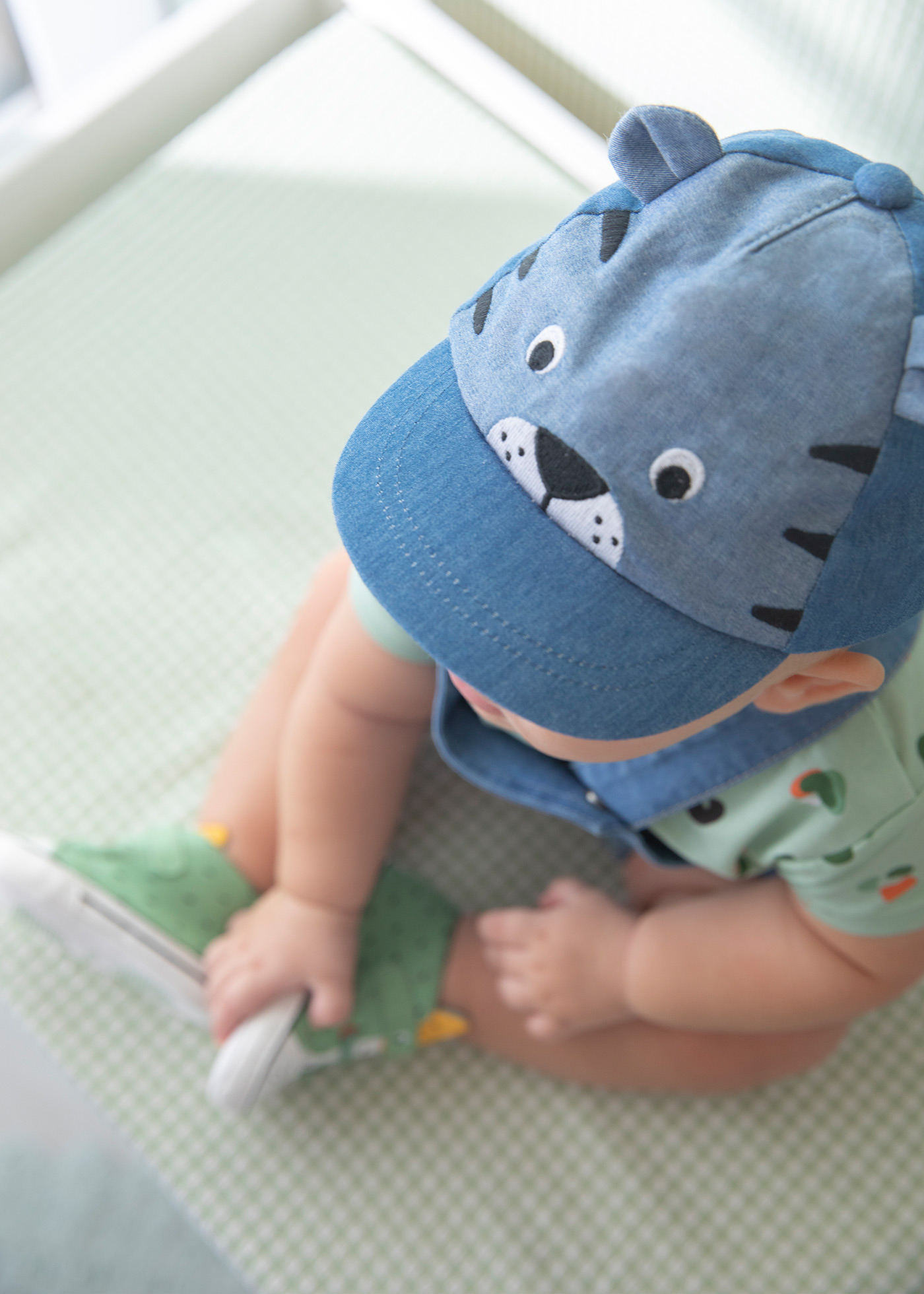 Touca de algodão estampada para recém-nascido