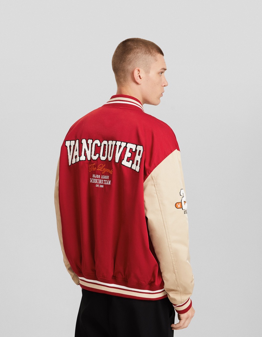 Jaqueta bomber acolchoada com patches
