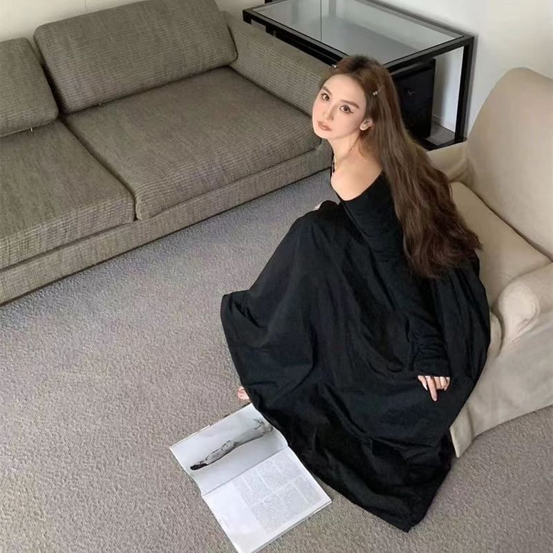Everose - Lange mouwen off-shoulder maxi A-lijn jurk met geplooide panelen