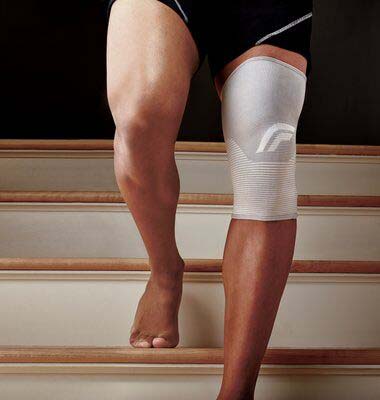 FUTURO Comfort Lift Knie-Bandage M 1 Stk