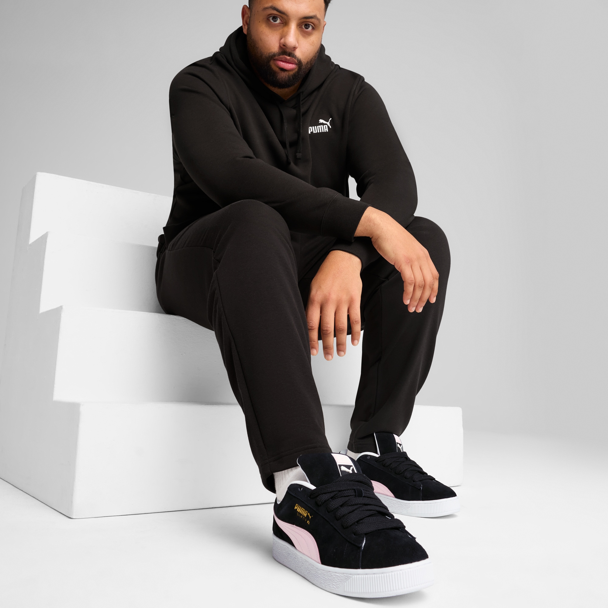 PUMA Trainingshose »ESS NO. 1 LOGO SWEATPANTS TR OP«  aus French Terry, mit Eingrifftaschen, Regular Fit