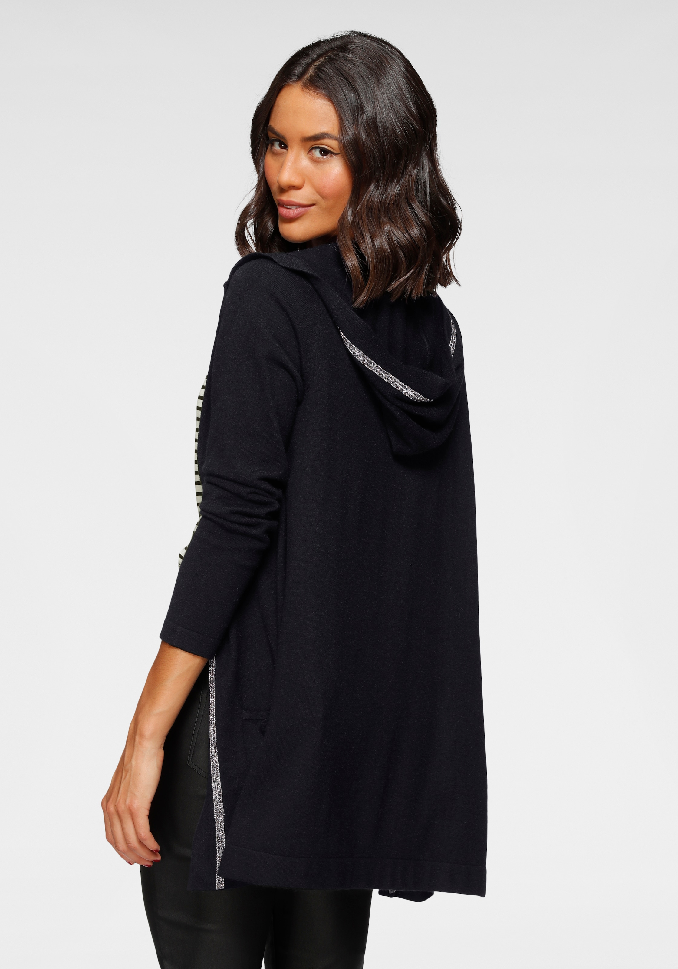 Laura Scott Strickjacke , mit Kapuze und glitzerndem Schmuckband