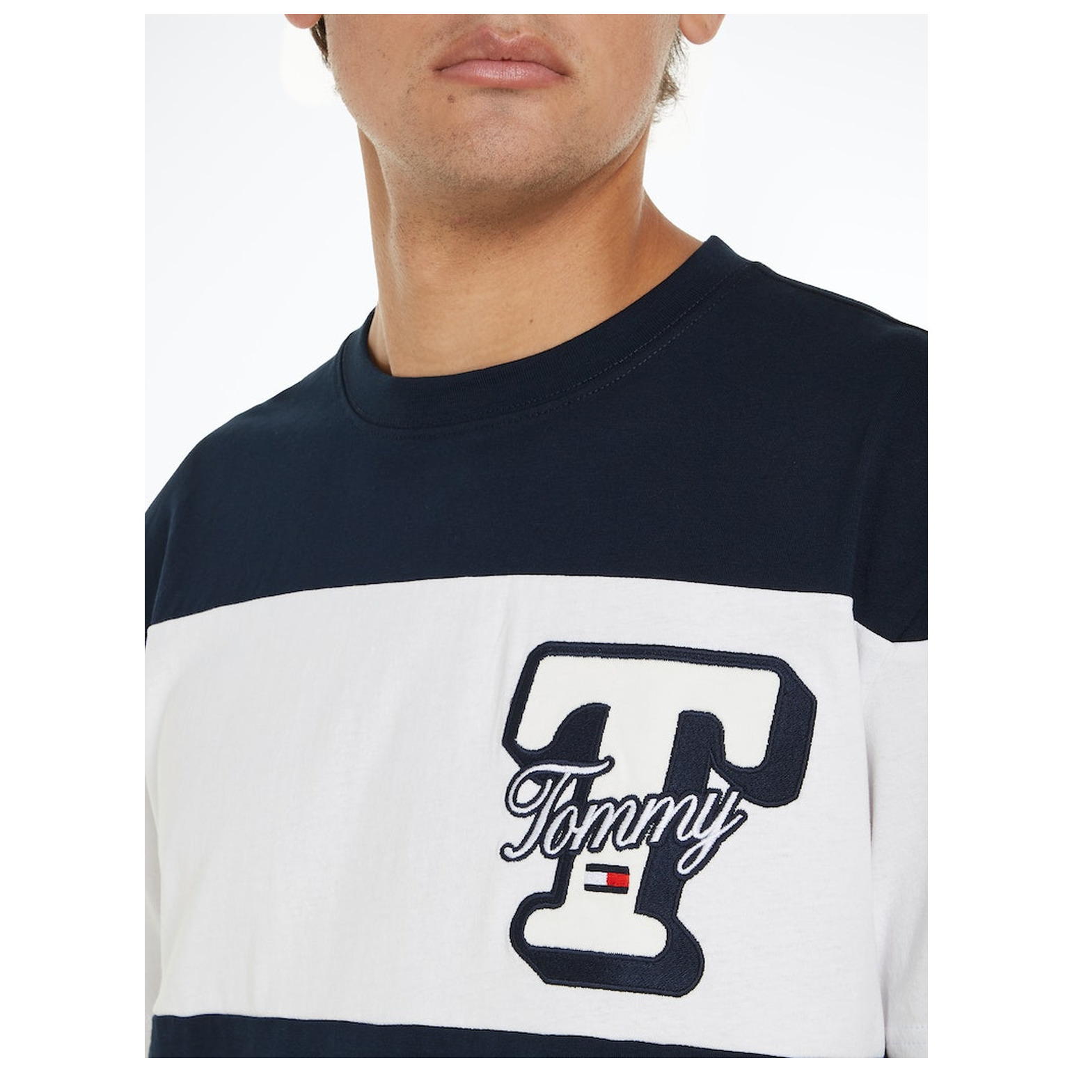 Tommy Jeans TJM REG T LETTER CUT & SEW TEE
