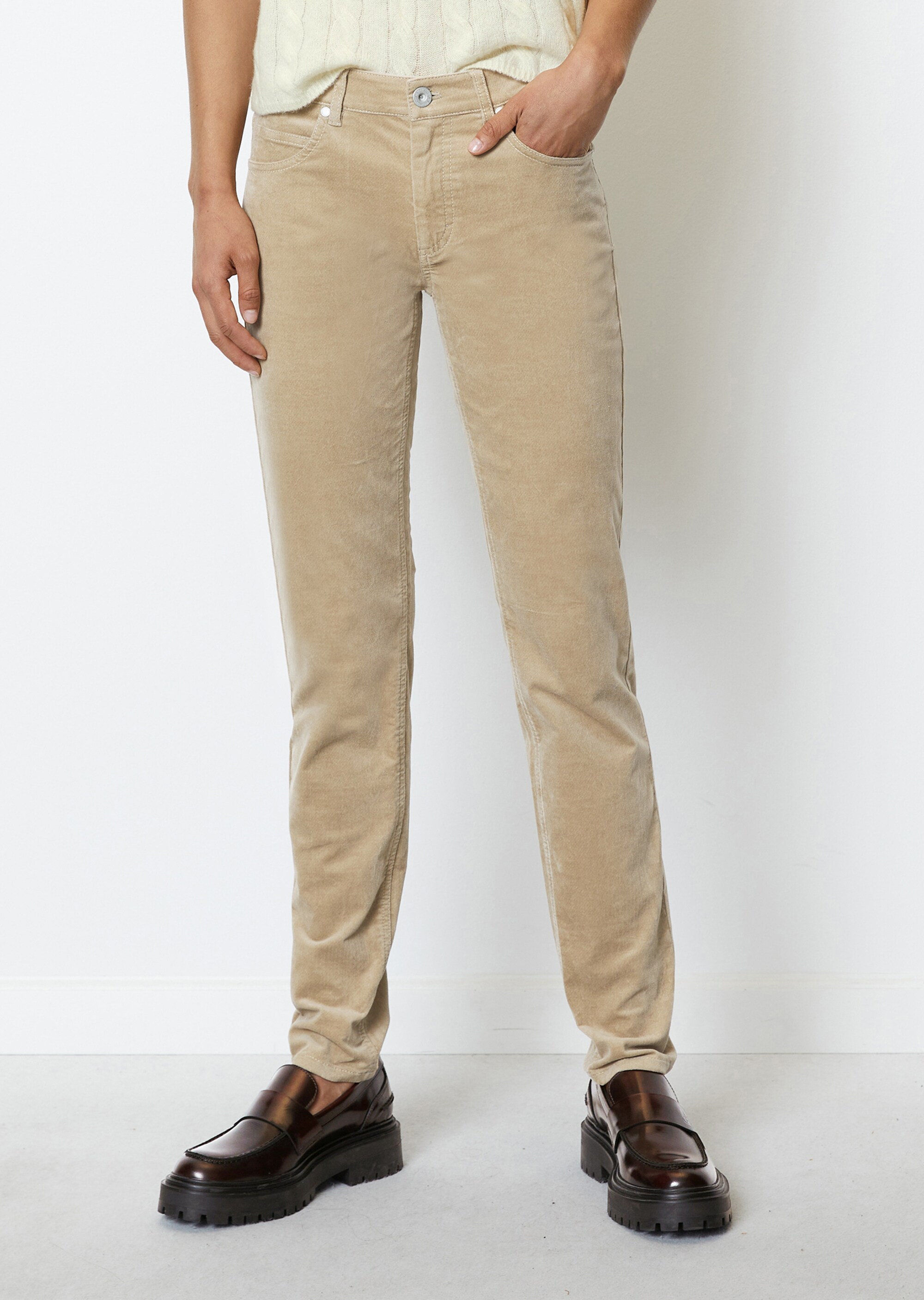 Hose LULEA slim aus stretchigem Samt