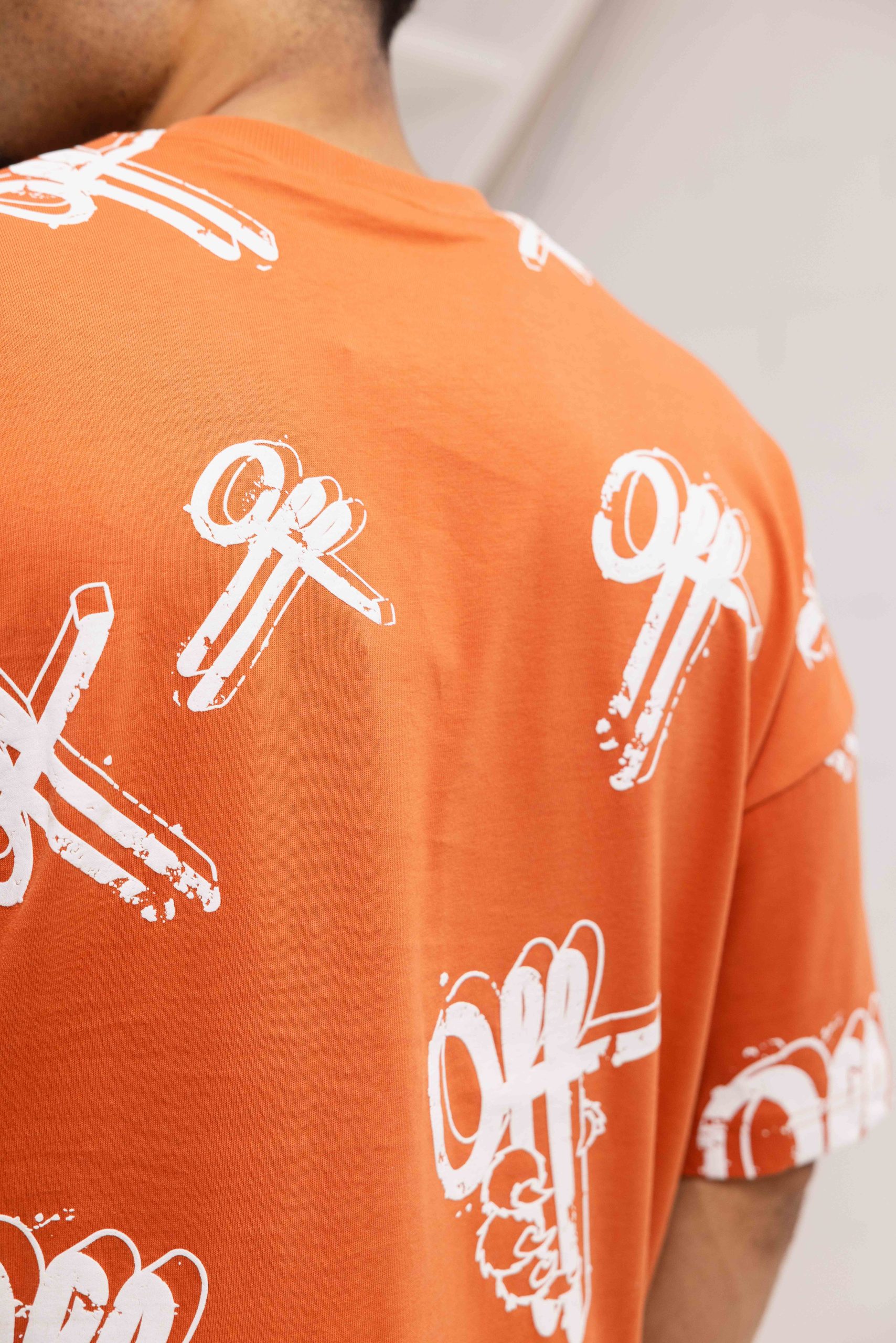 Off The Pitch Off Mark Loose Fit T-shirt Heren Oranje/Wit