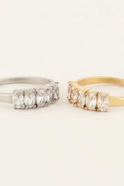 Cocktail statement ring met transparante stenen