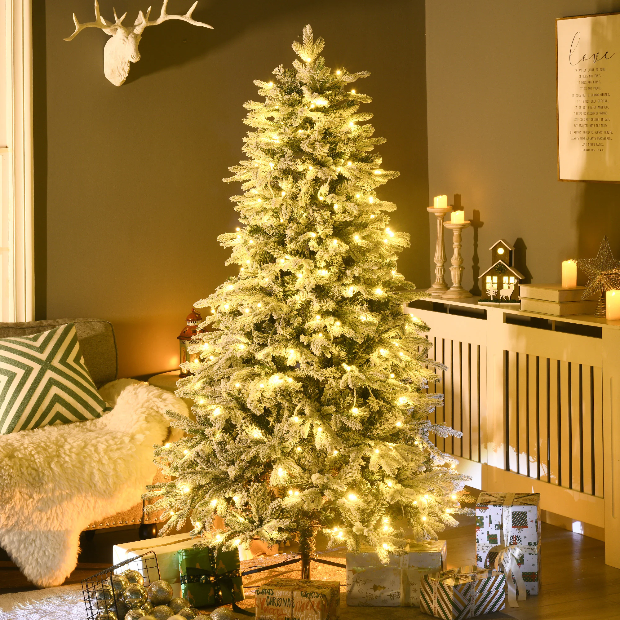 HOMCOM Künstlicher Weihnachtsbaum mit Kunstschnee und 888 Zweigen weiß 105L x 105B x 180H cm