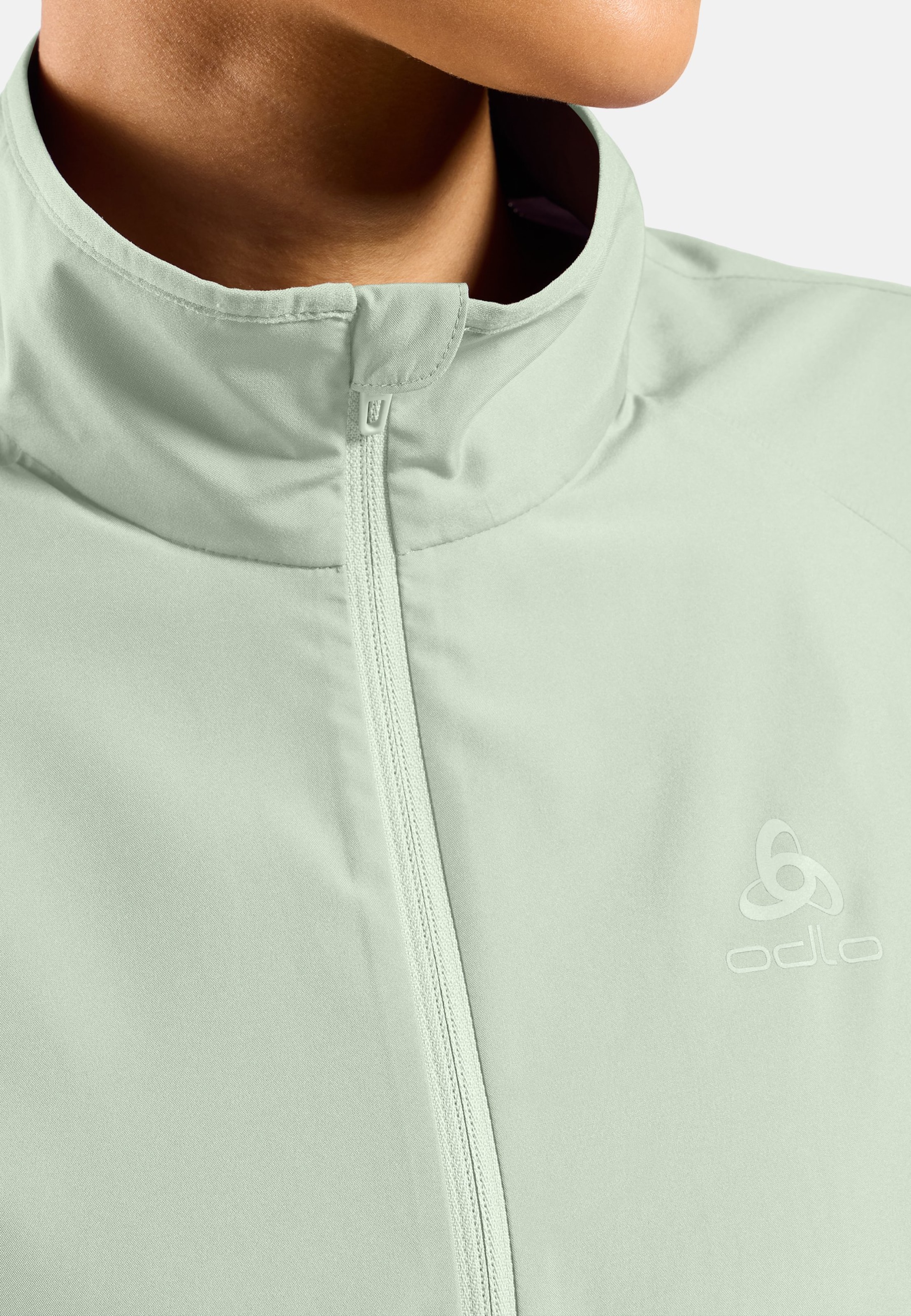 Essentials Light Laufjacke in ambrosia