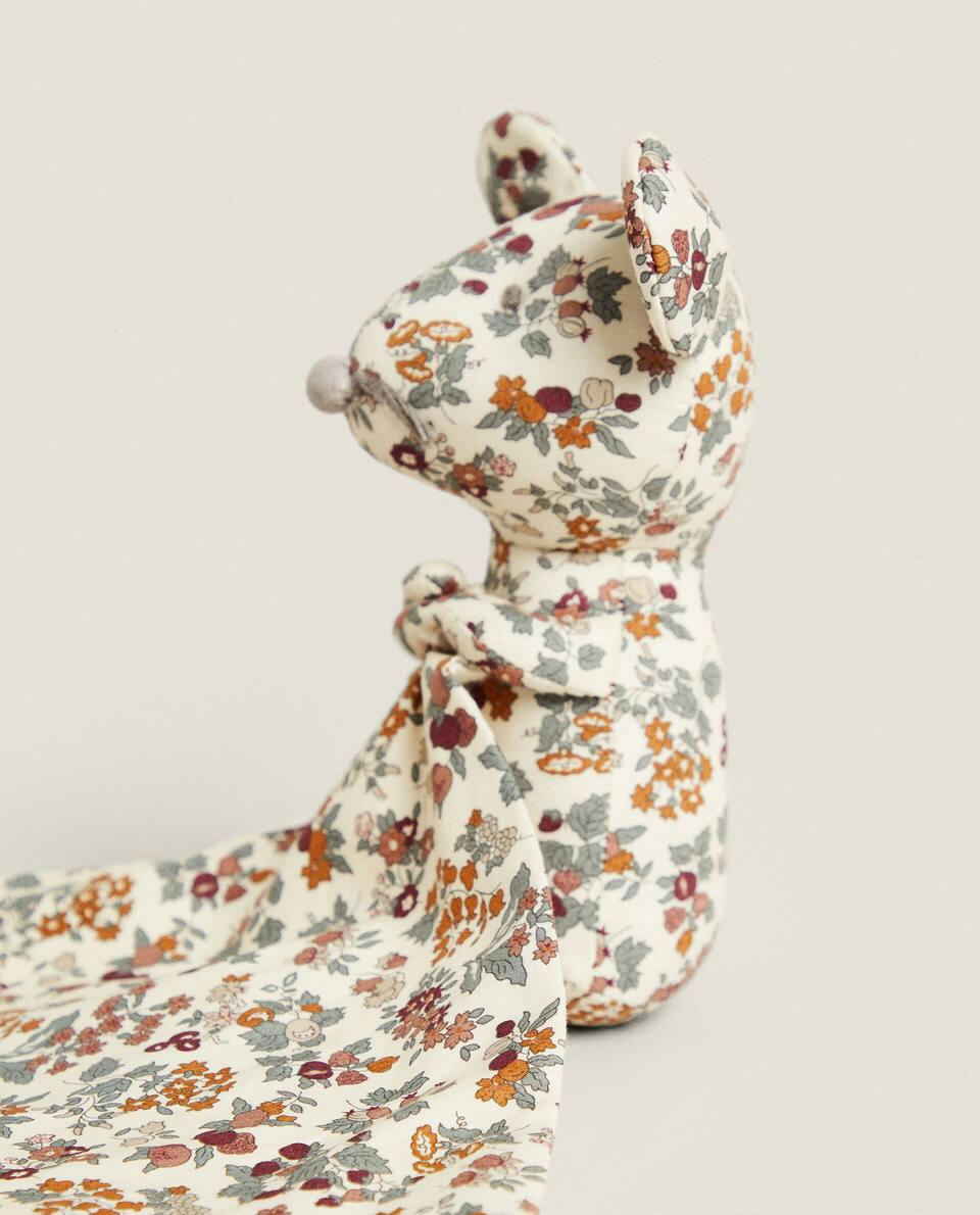 Ratinho de Pelúcia Infantil em Tecido com Estampa Floral