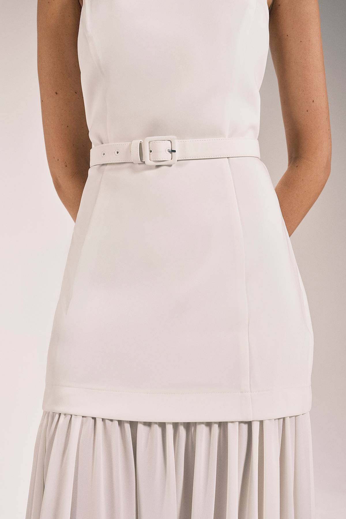 KarenMillen Robe Longue Ceinturée À Détail Jupe Plissée