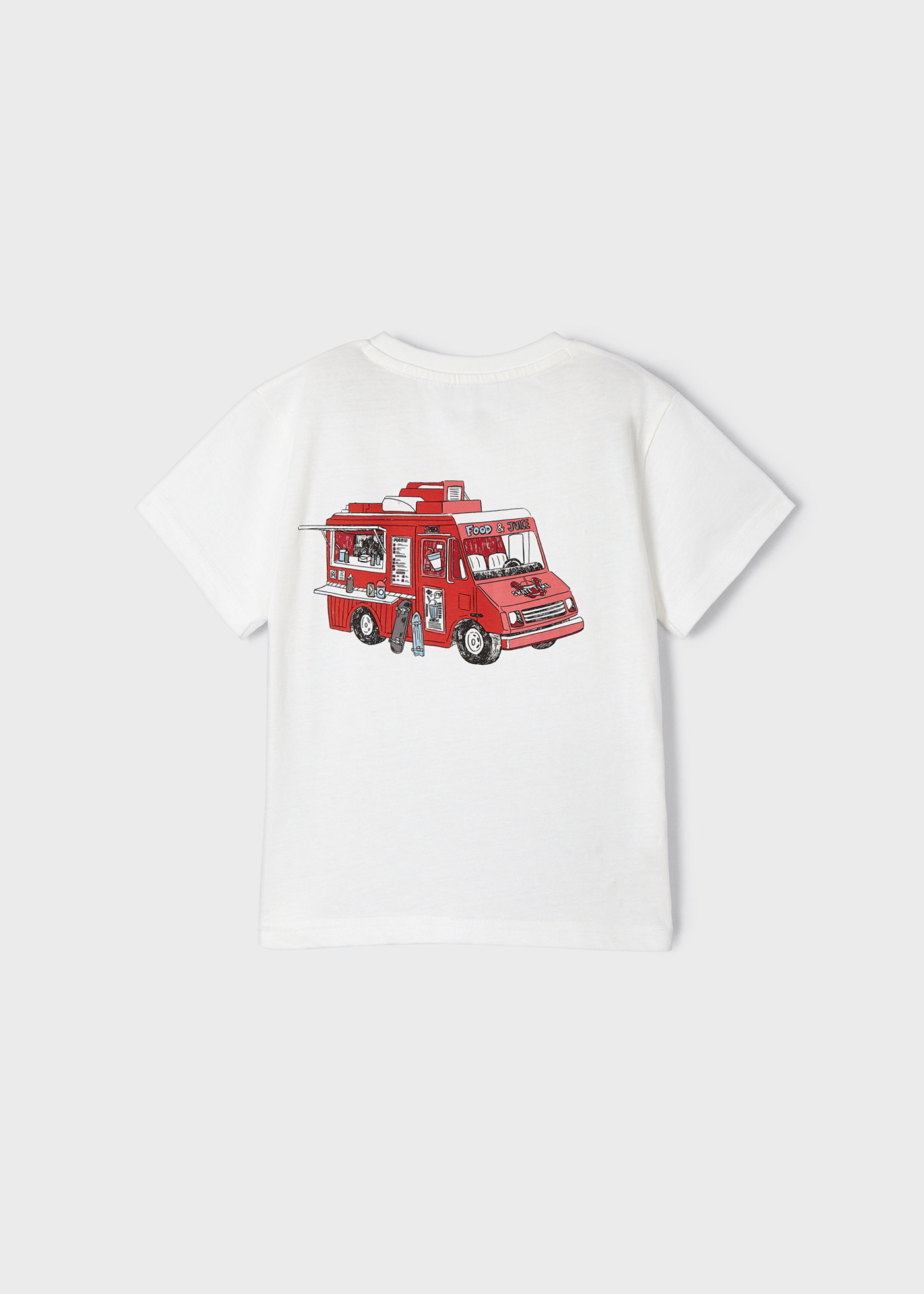 Camiseta infantil masculina em algodão sustentável com estampa.