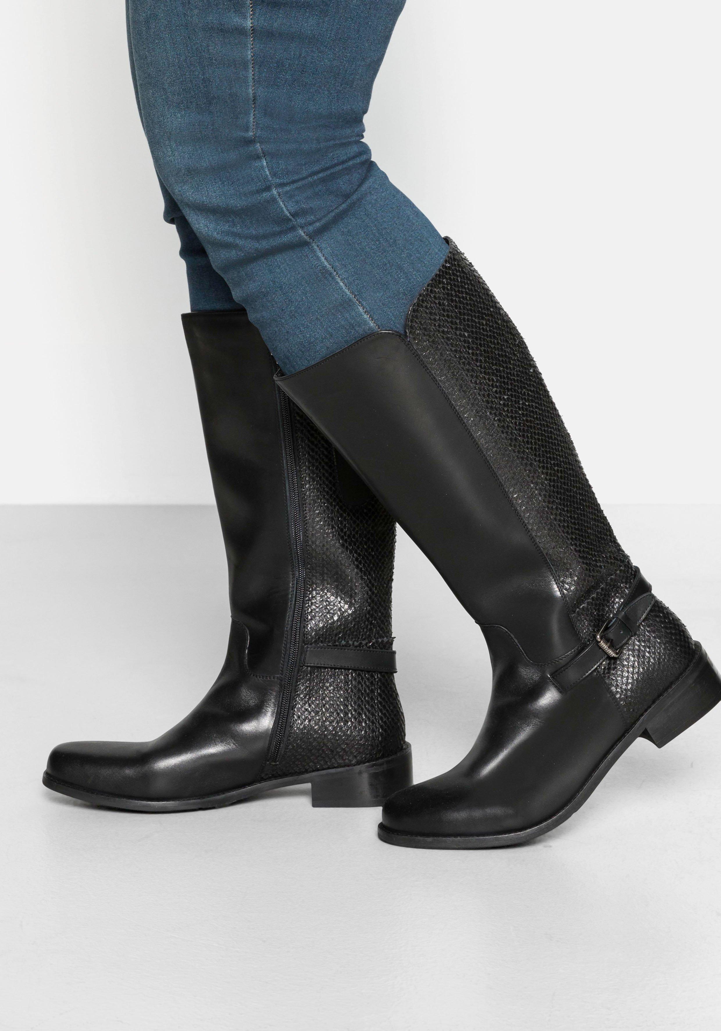 Weitschaftstiefel aus Leder, mit Schnallenbändern