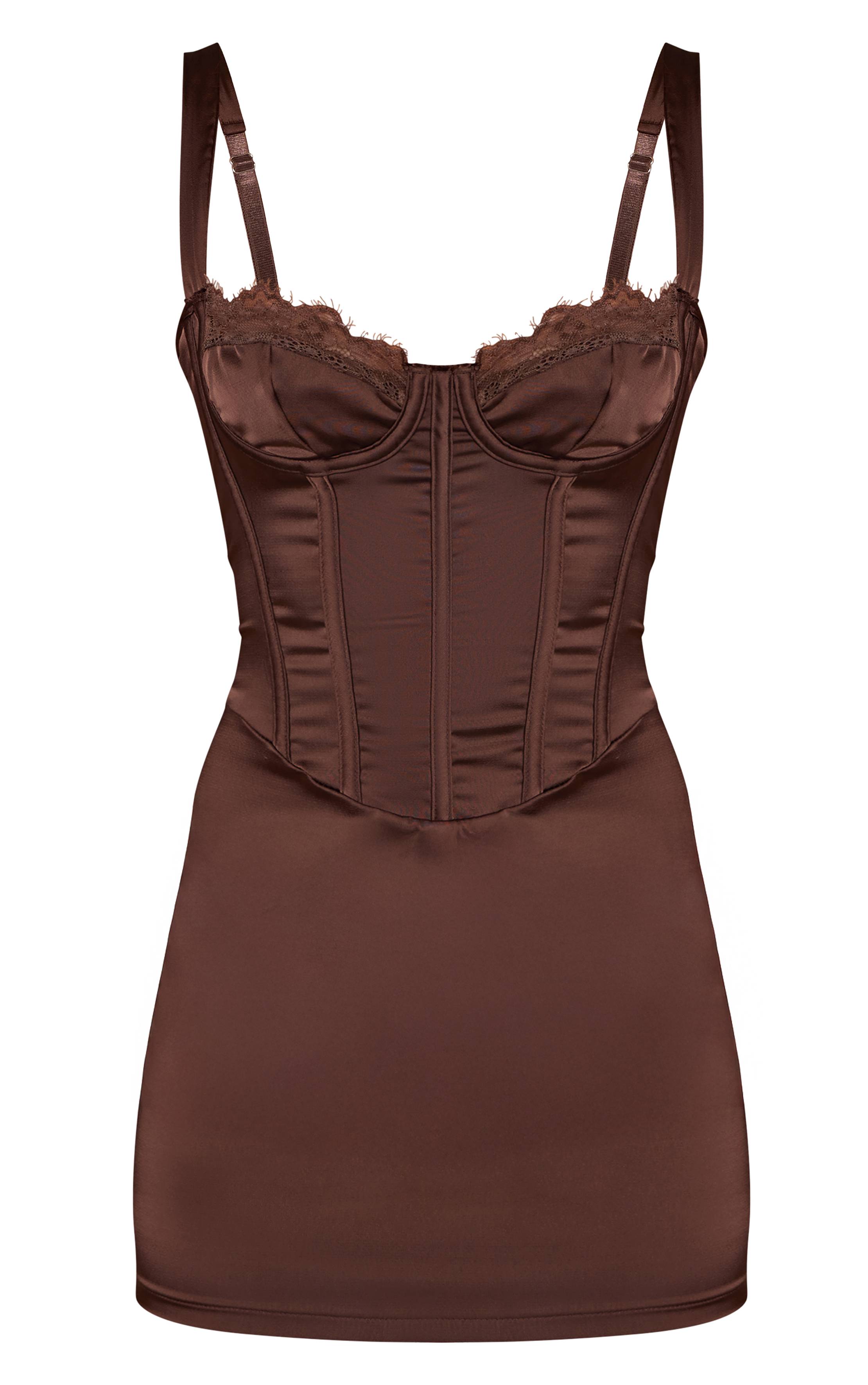 Chocolat Mini Robe En Satin Avec Détail De Dentelle Sur Les Bonnets