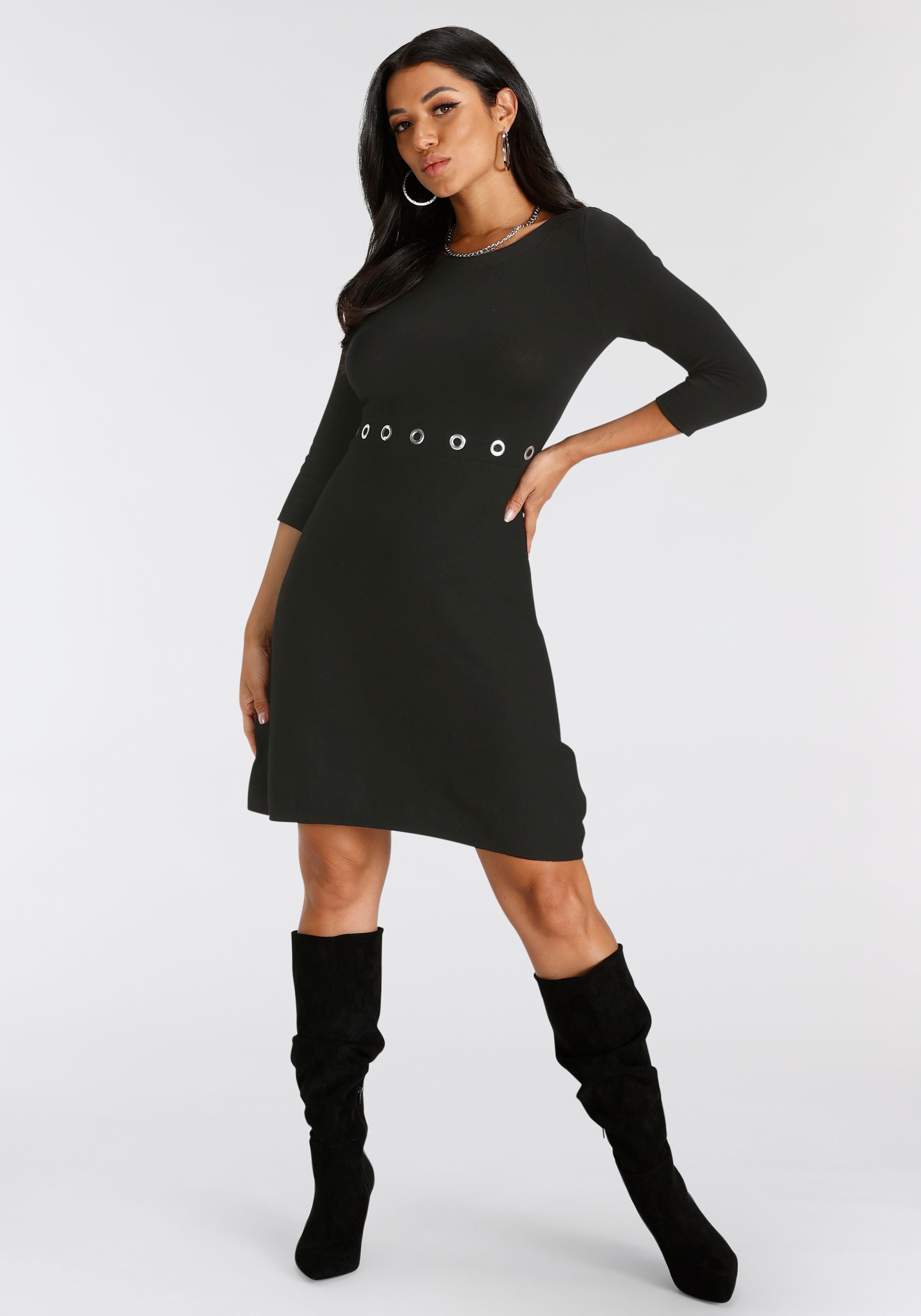 Melrose Strickkleid in Mini-Länge mit femininem Schnitt und Nietendetails