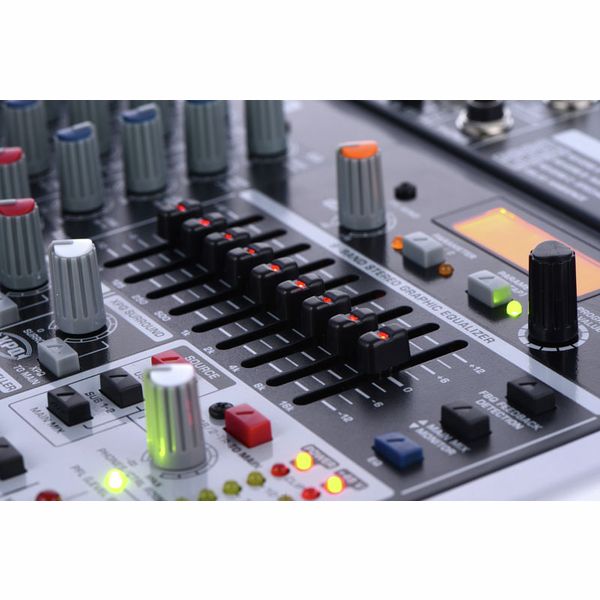 Behringer Xenyx QX1832 USB