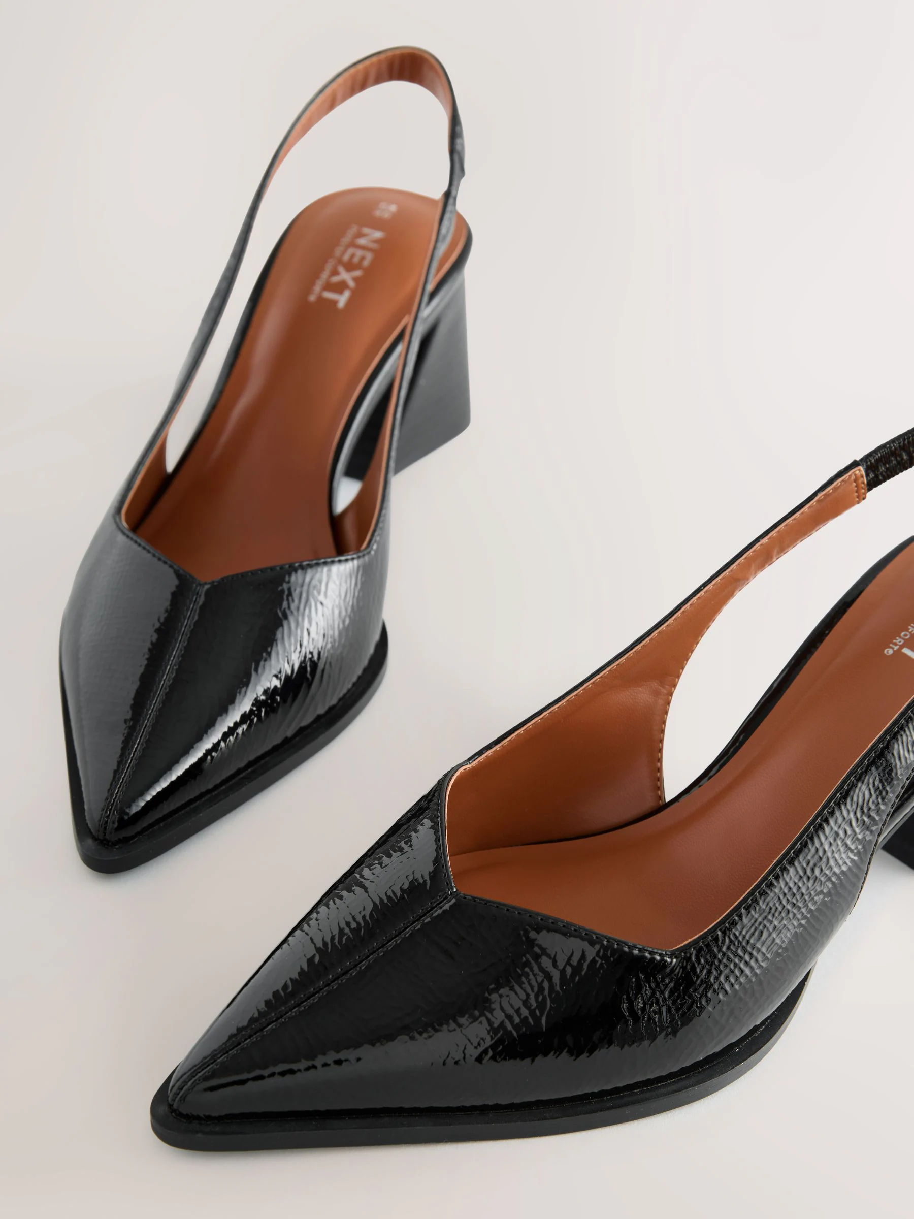 Zwart lak - Forever Comfort® Pointed Toe Slingback Block Heels
