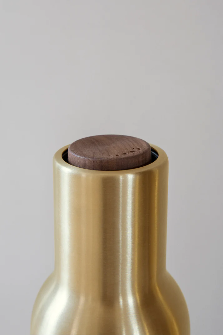 Audo Copenhagen  Bottle Grinder kværne - valnød/børstet messing