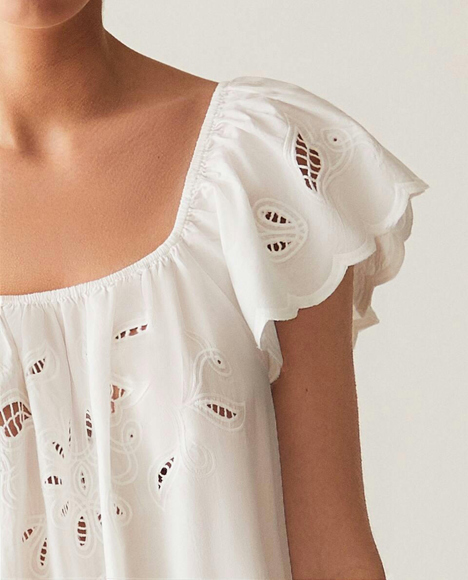 BLUSA BORDADA