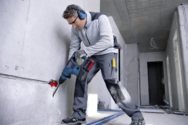 Bosch BOREHAMMER GBH 18V-34 C KUN KASSE - SOLO