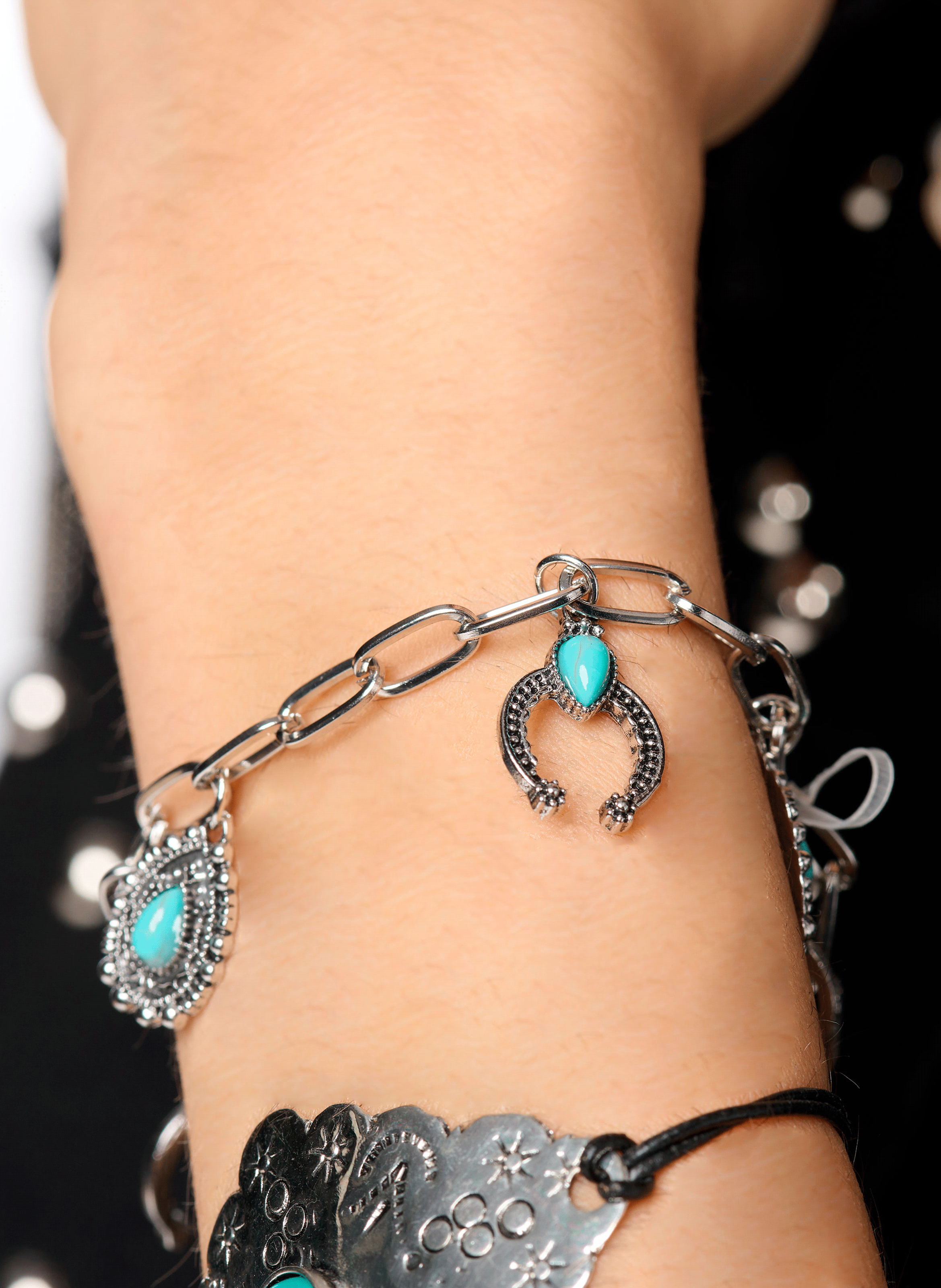 AMULETT - Bracelet avec pampilles en laiton argenté | Argent