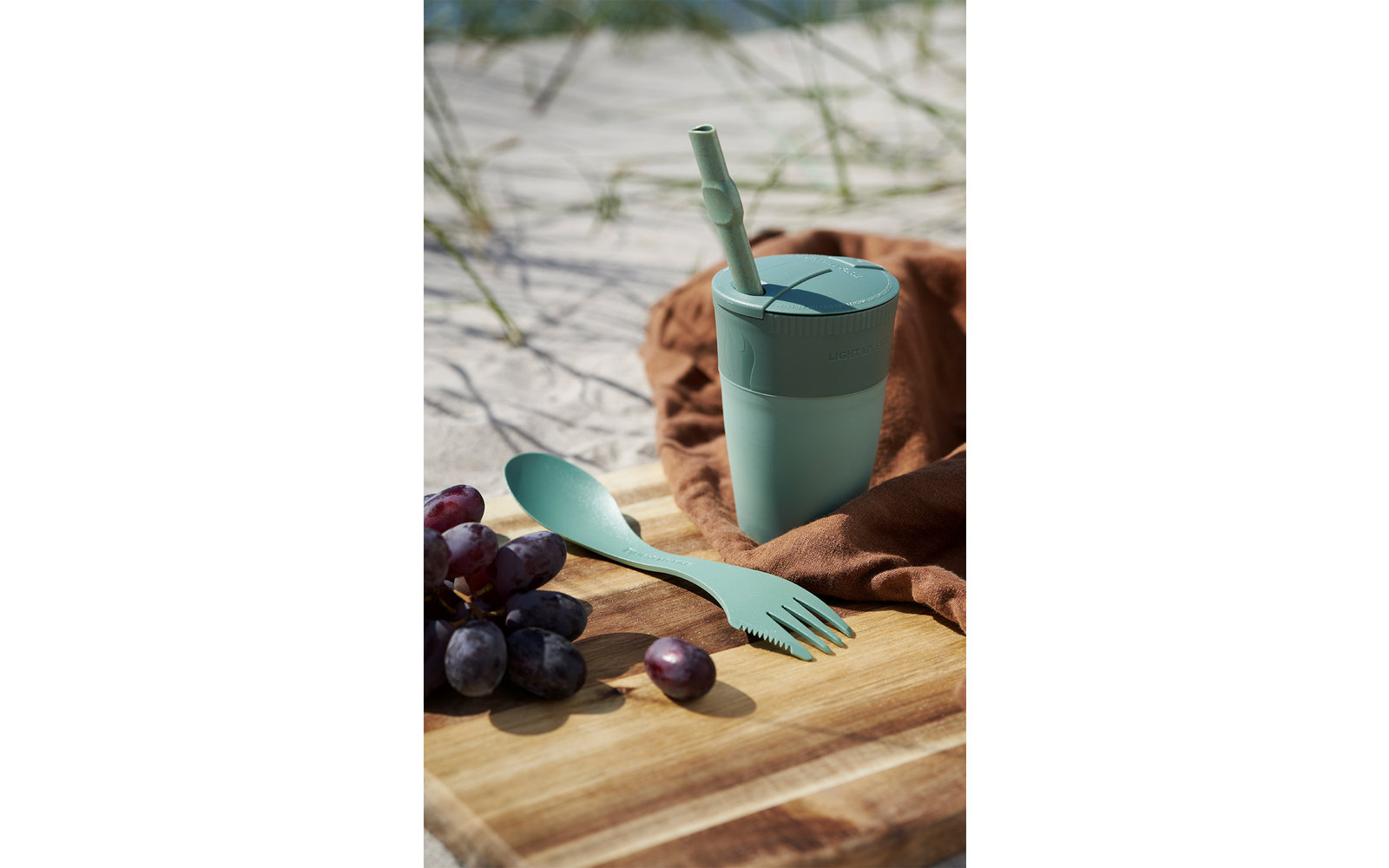 LightMyFire ReKit Trinkbecher mit Trinkhalm und Besteck aus Bioplastik Dustypink