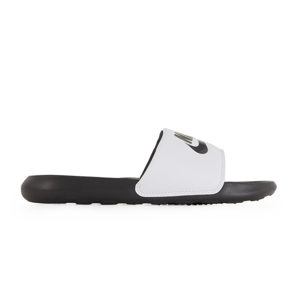 NIKE VICTORI ONE