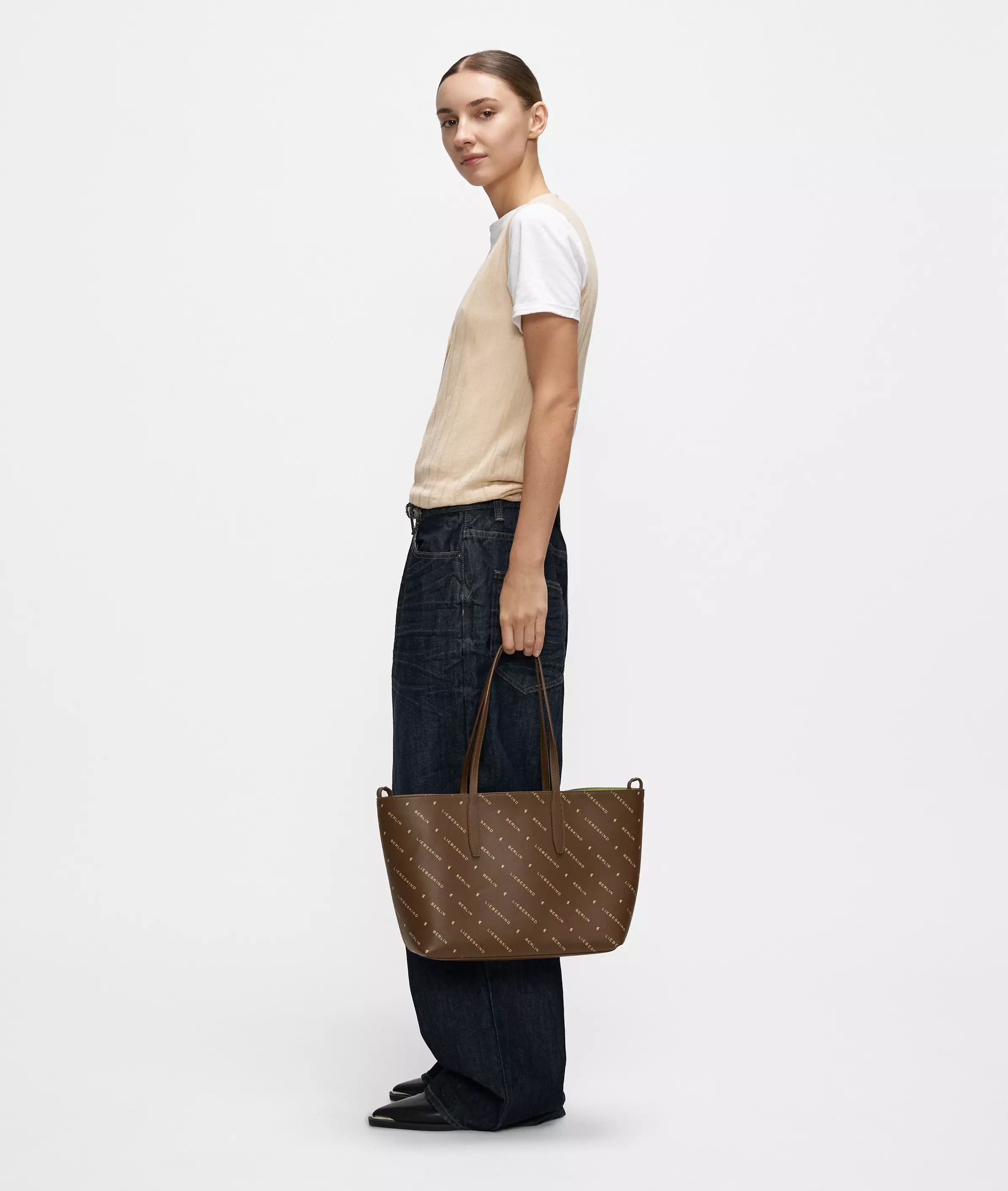 Monogram Shopper M Leather shopper with monogram