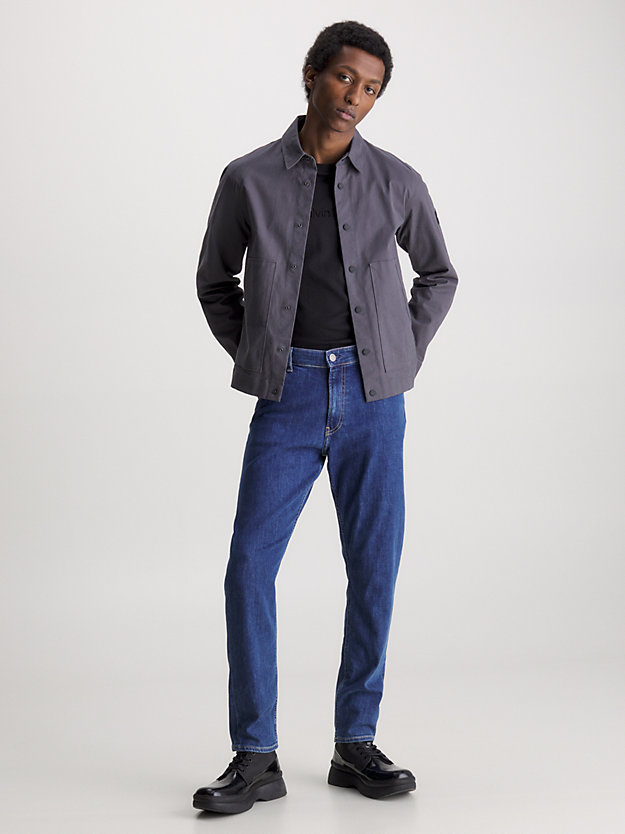 calça jeans justa