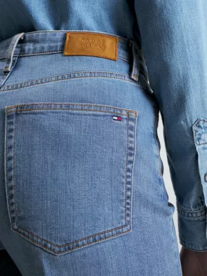 Calça jeans de cintura alta e pernas largas