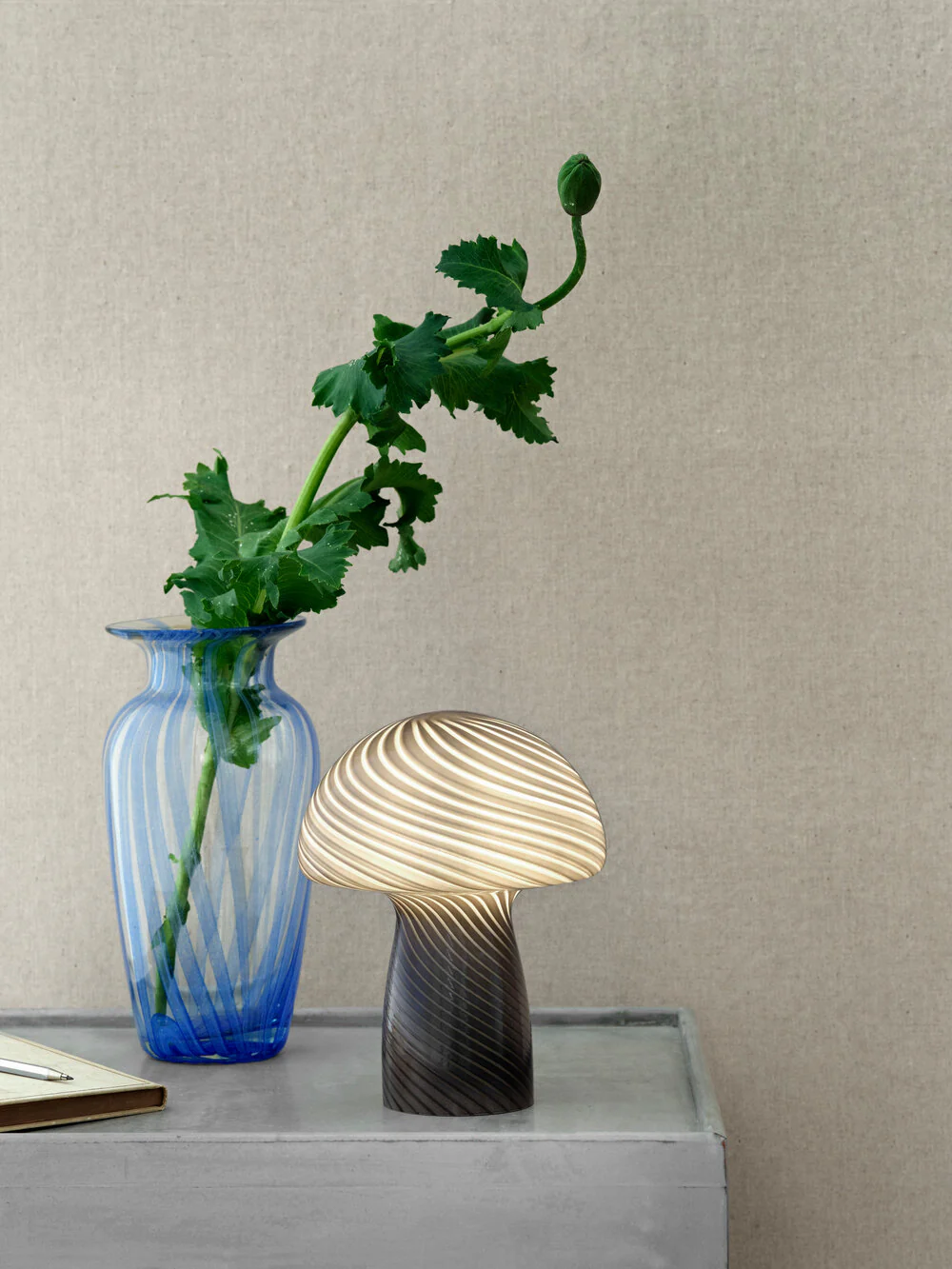 Bahne Interior  Mushroom bordlampe, grå - H23 cm.