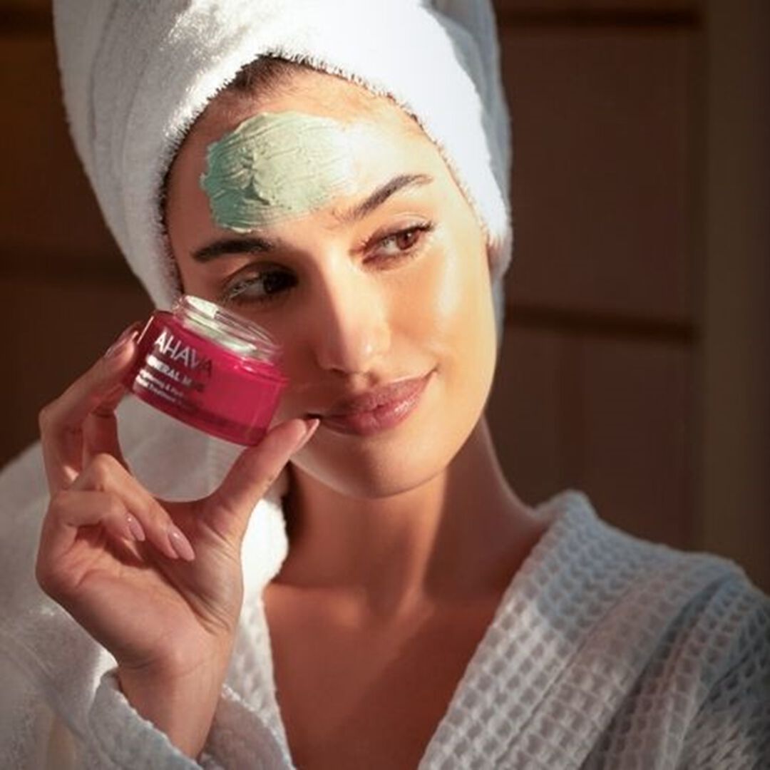 Mineral Masks Brightening & Hydrating Facial Treatment Mask - 50ml