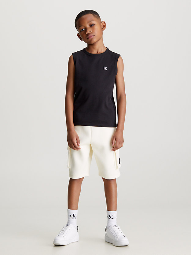 shorts cargo de moletom piqué
