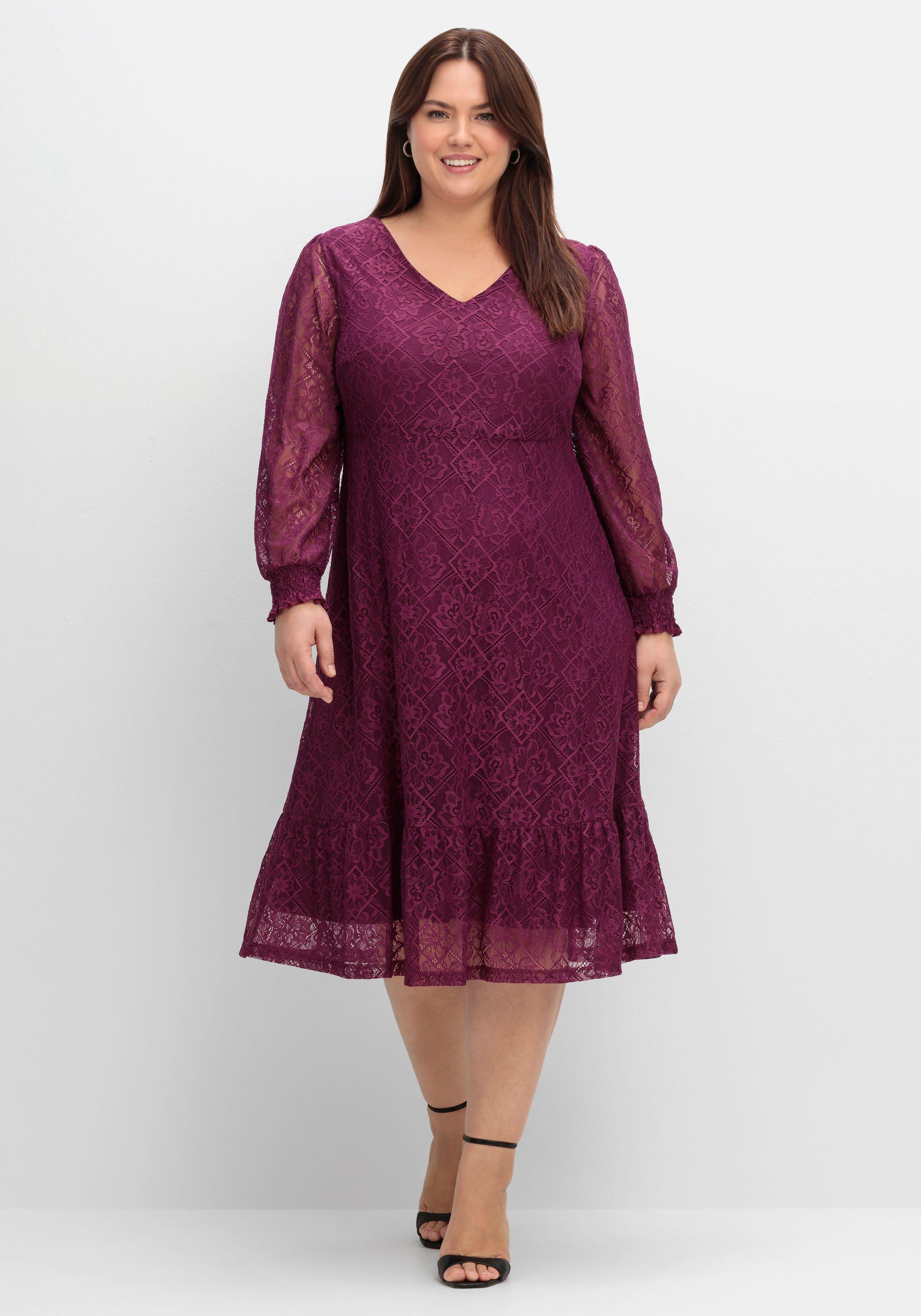 Abendkleid aus elastischer Spitze, mit Unterkleid