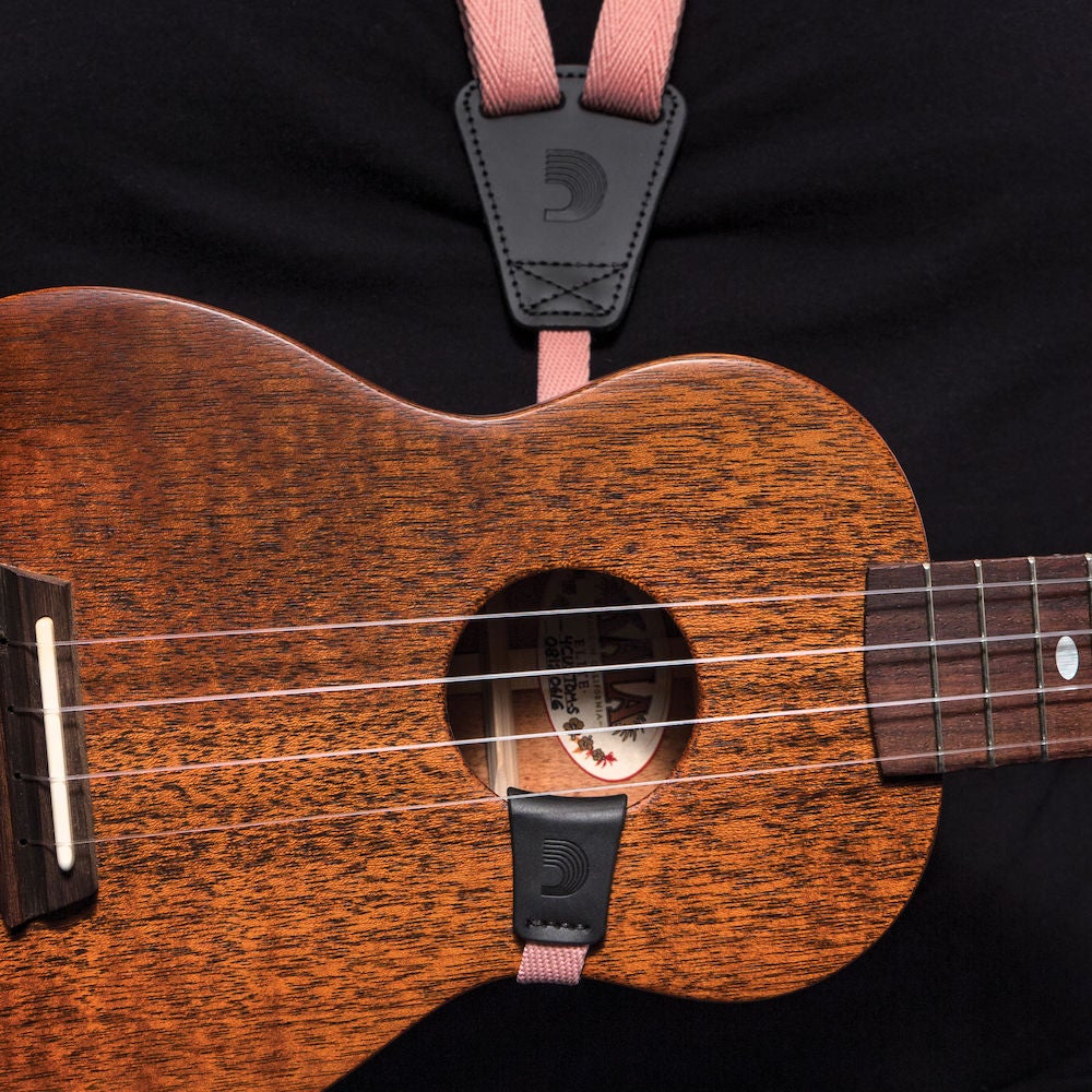 D'Addario 19UKE04 eco-comfort ukelele strap koraalrood (coral)